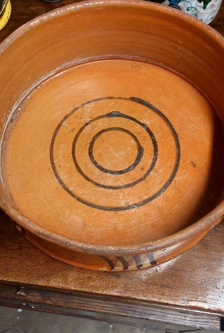 photo furniture Antique Large Tuscany 19th Century Enamel Terracotta Bean Pot Rare!!!!