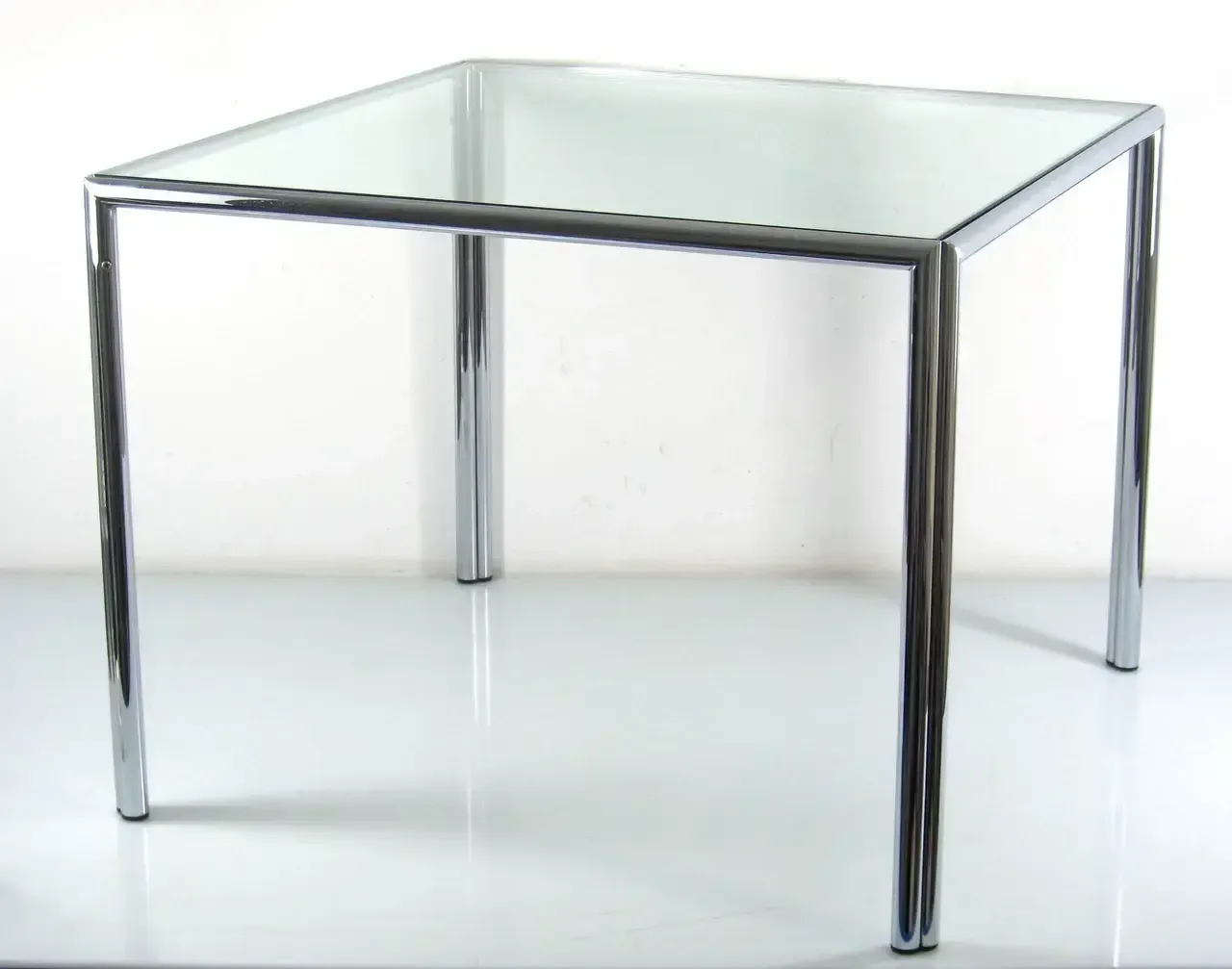 Vintage Salontafel Met Verchroomd Stalen Frame En Glazen Blad | Modernistisch Design Jaren 1960–1980
