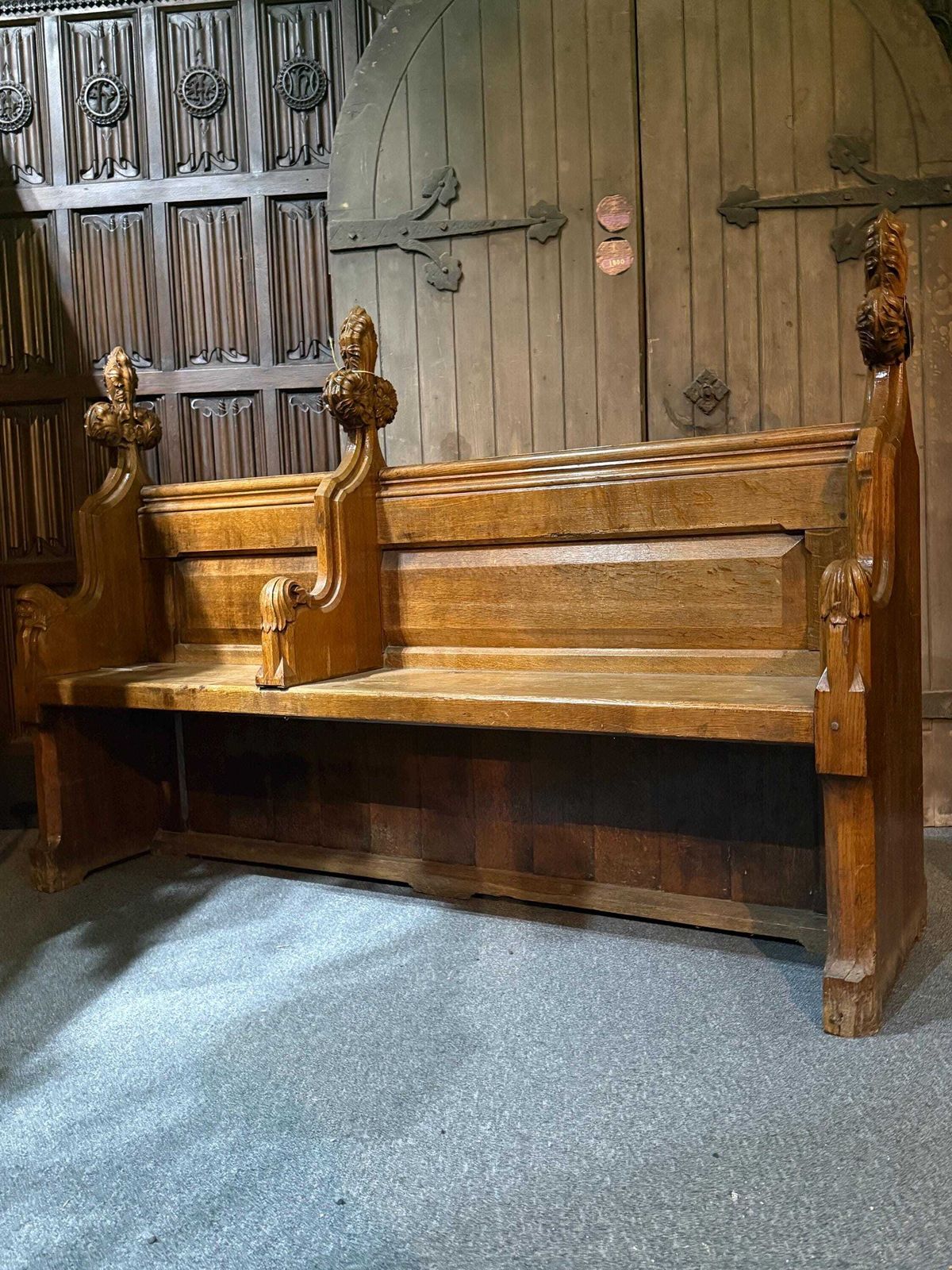 photo furniture Antique Hand Carved Gothic Oak Bench – Church Pew / Hall Seat