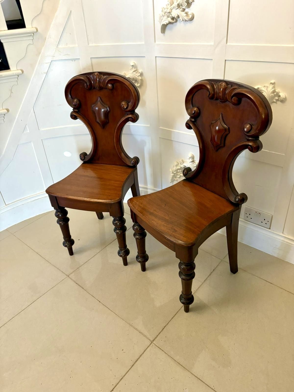 photo vinterior Superb Quality Pair Of Antique 19th Century Mahogany Side Chairs
