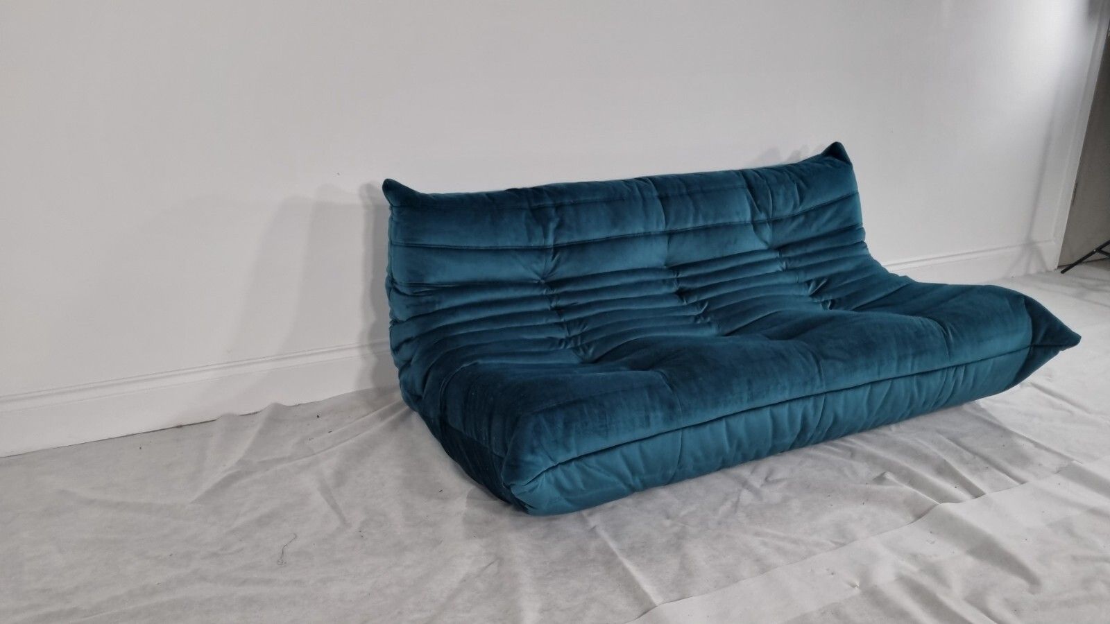 Ligne Roset 3 Seater Togo In Green Teal Velvet In Stunning Condition photo vinterior