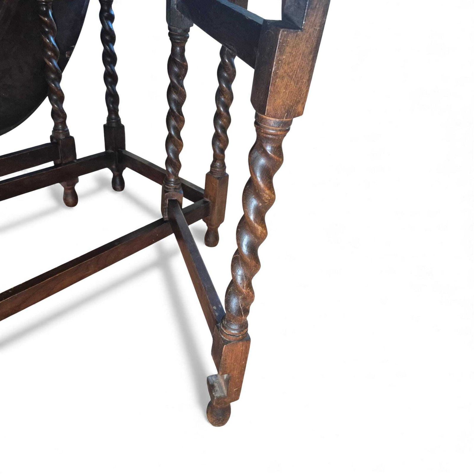 photo vinterior Antique Oak Gateleg Dining Table With Barley Twist Legs – Drop Leaf Farmhouse Table