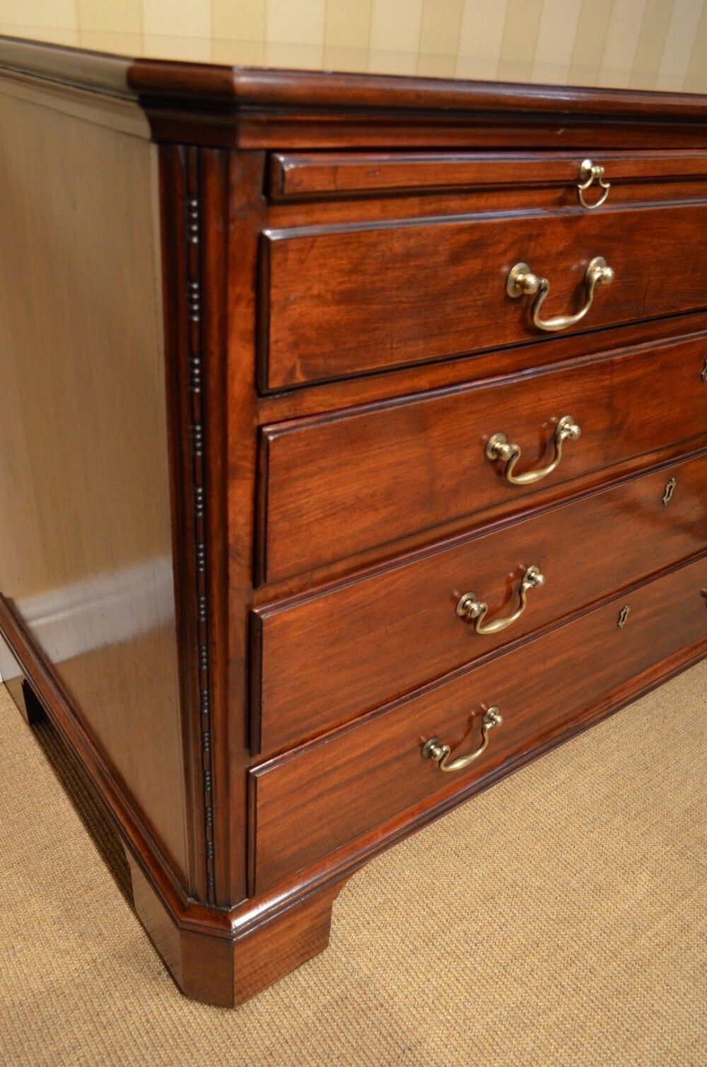 photo vintage A George III Mahogany Dressing Chest By William Gomm.