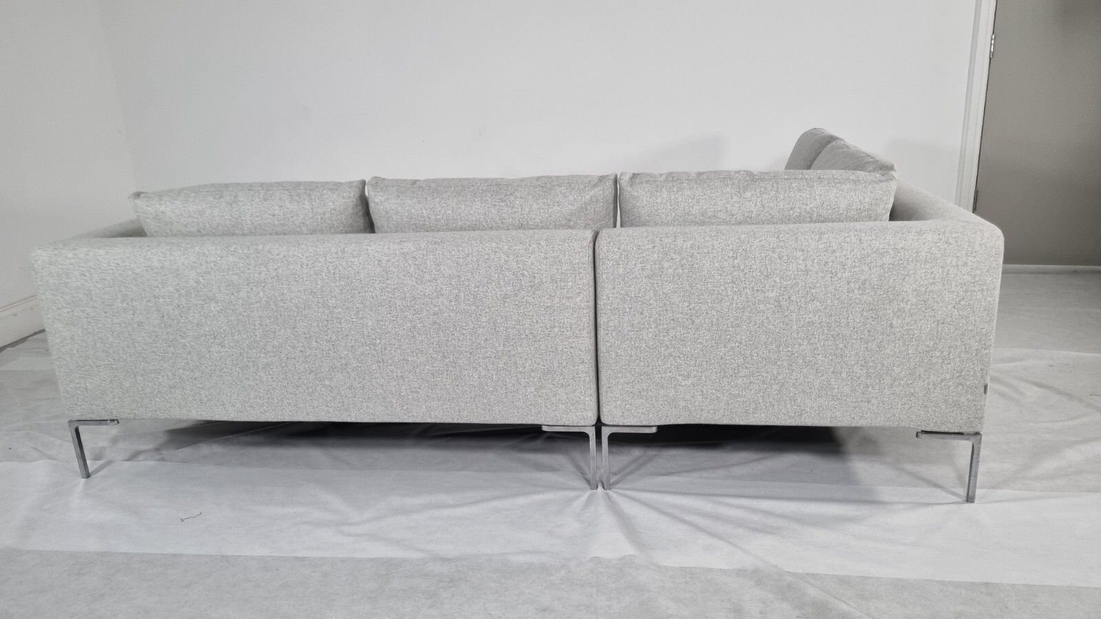 photo vinterior Bb Italia Charles L Shape In Luxuriously Soft Light Grey Wool Impeccable Cond