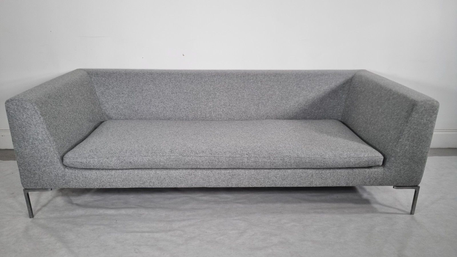 Bb Italia Charles Sofa In Luxuriously Soft Light Grey Wool Impeccable Condition photo vintage