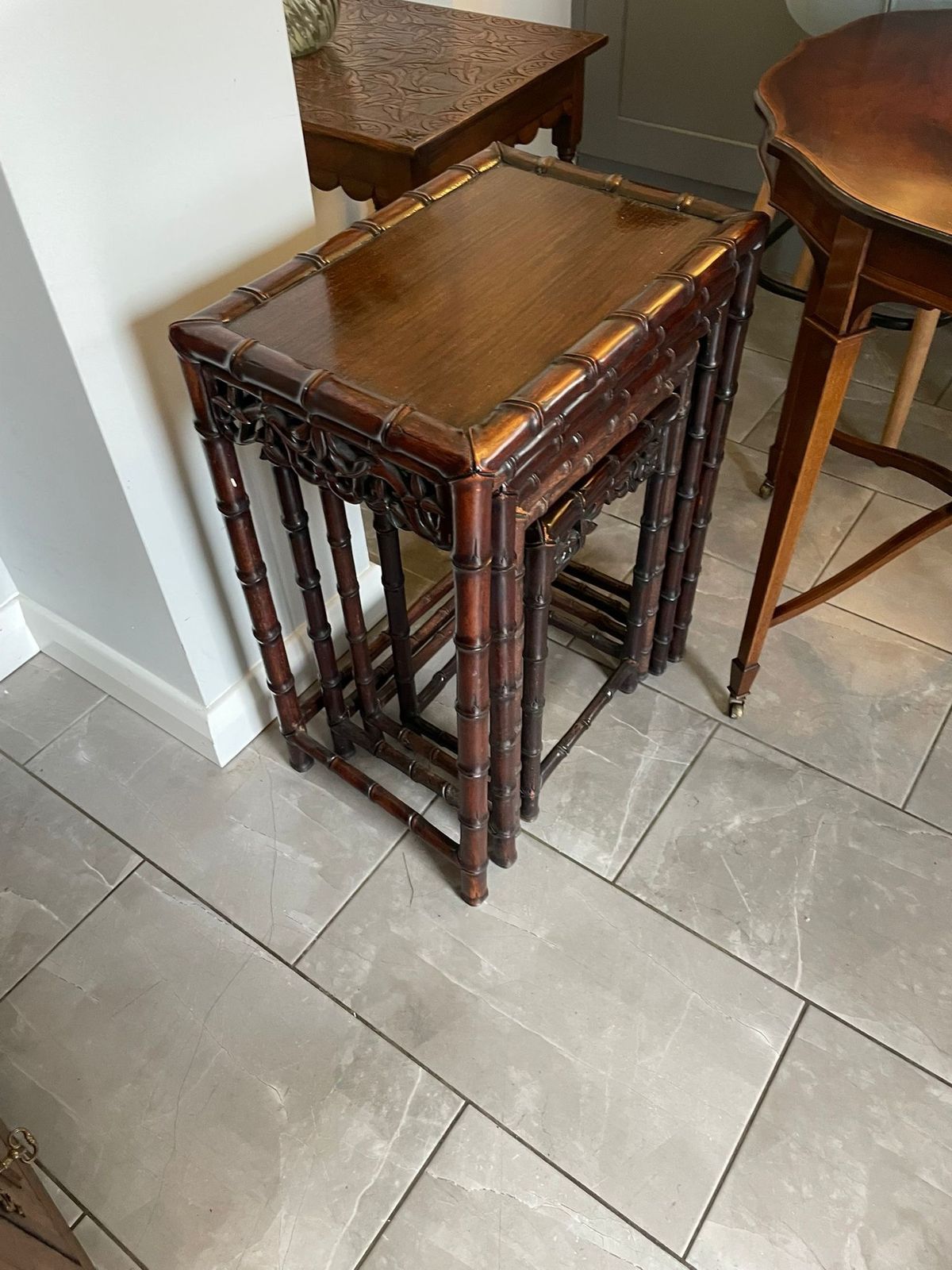 photo vinterior Antique 19th Century Carved Faux Bamboo Freestanding Nest Of Tables