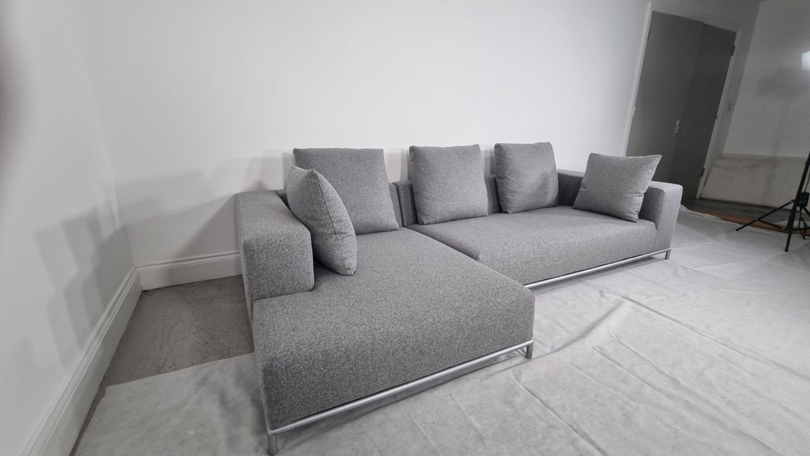 photo furniture Bb Italia George L Shape In Luxuriously Soft Mid Grey Lambswool Excellent Condit