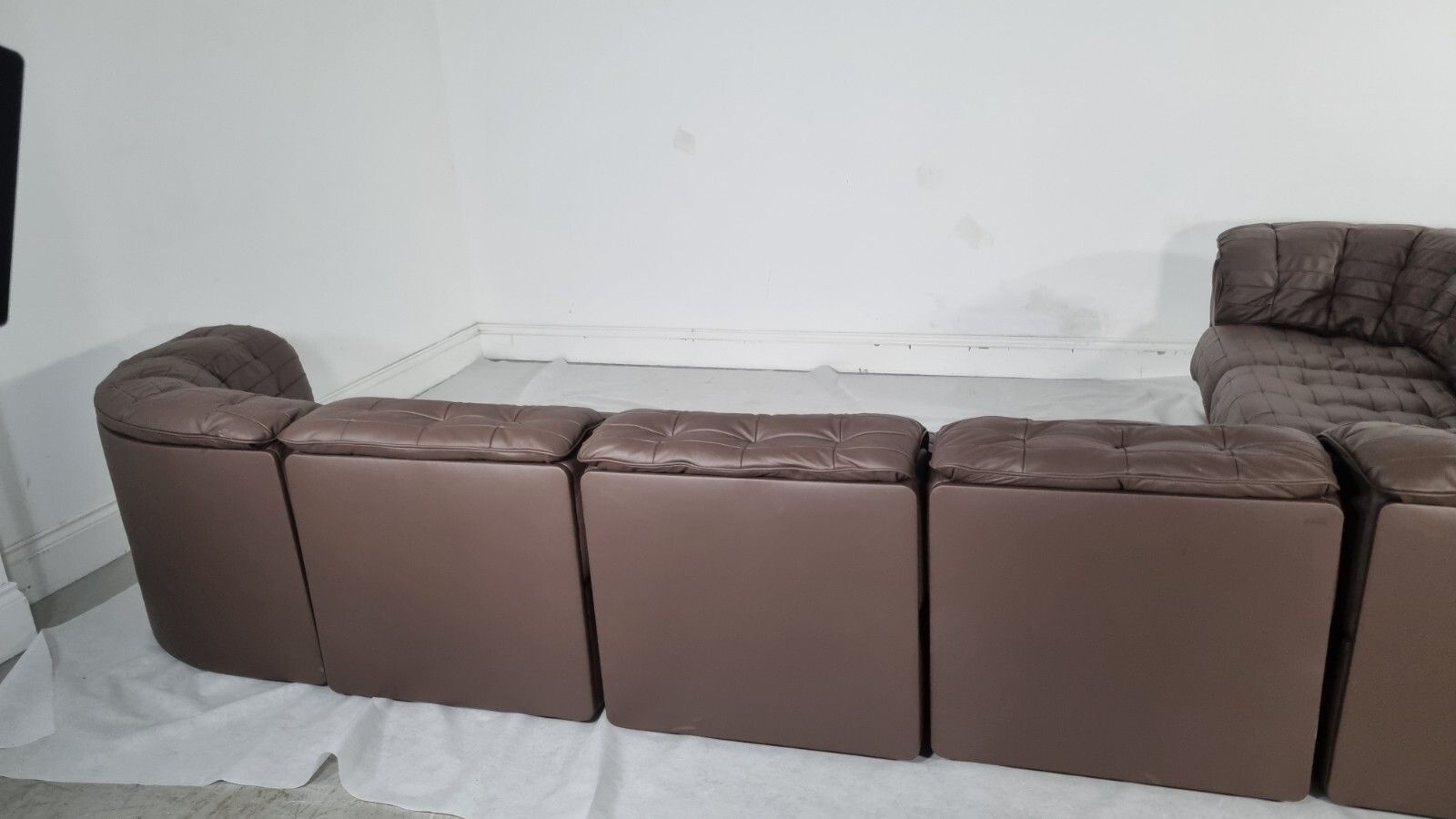 15480.0 Desede Ds11 1970 Multi Configuration Modular Stunning Suite In Brown Leather photo