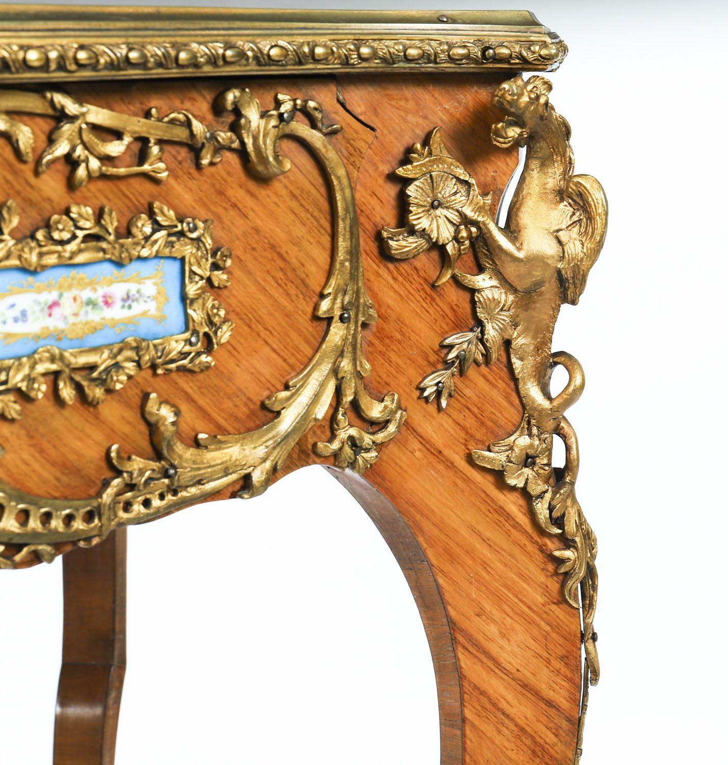 photo vintage Fine Antique French Kingwood Ormolu Bureau Plat  Desk After Linke 19th C