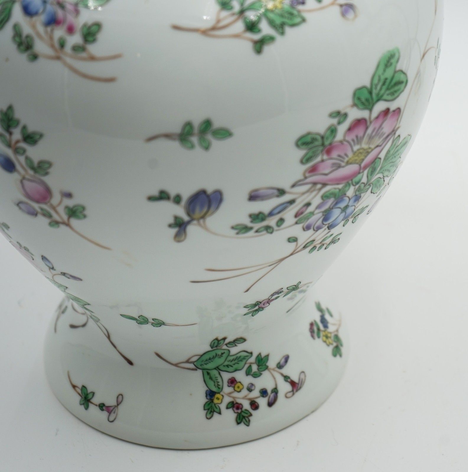 Pair Of 1960's Chinese Qianlong Nian Zhi Porcelain Vases Converted Table Lamps photo 850.0