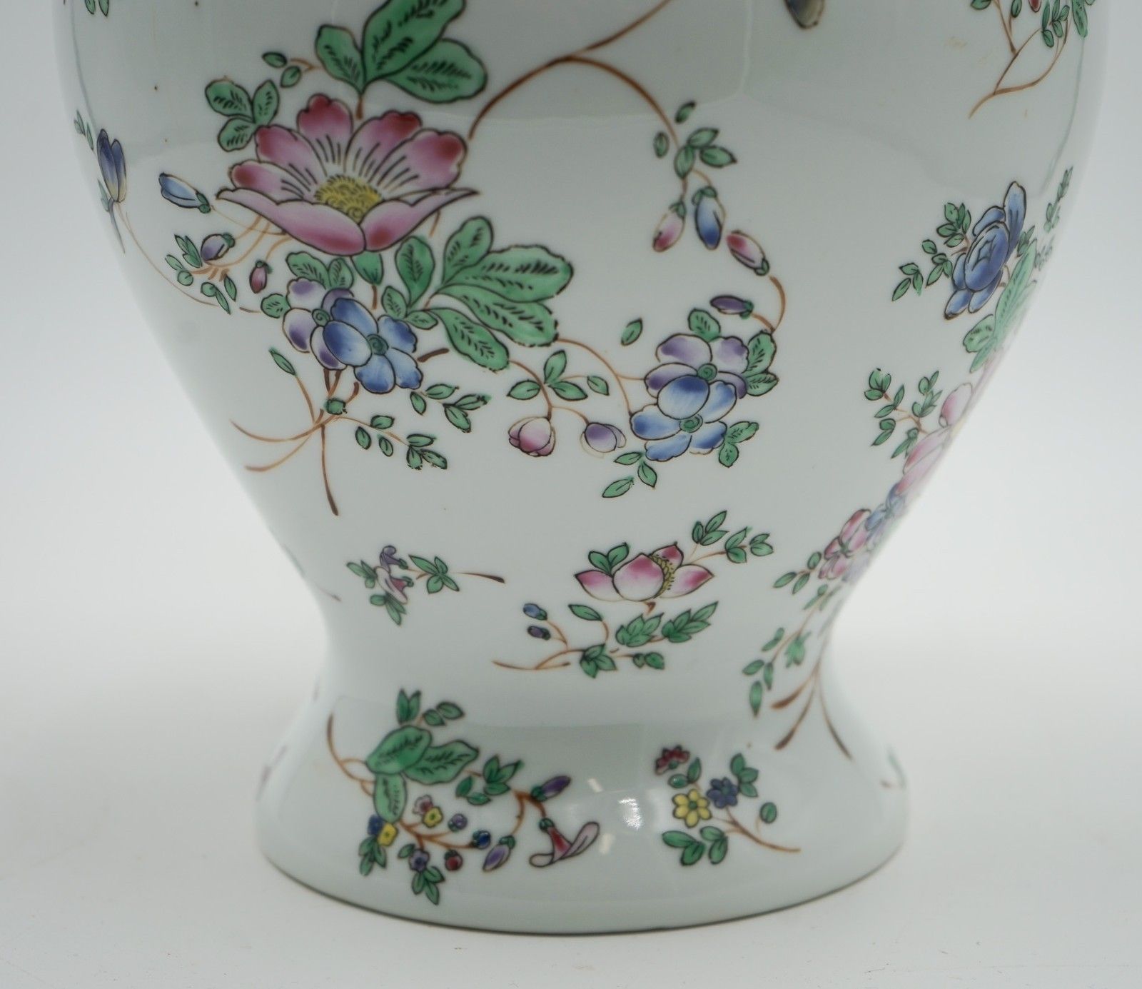 850.0 Pair Of 1960's Chinese Qianlong Nian Zhi Porcelain Vases Converted Table Lamps photo