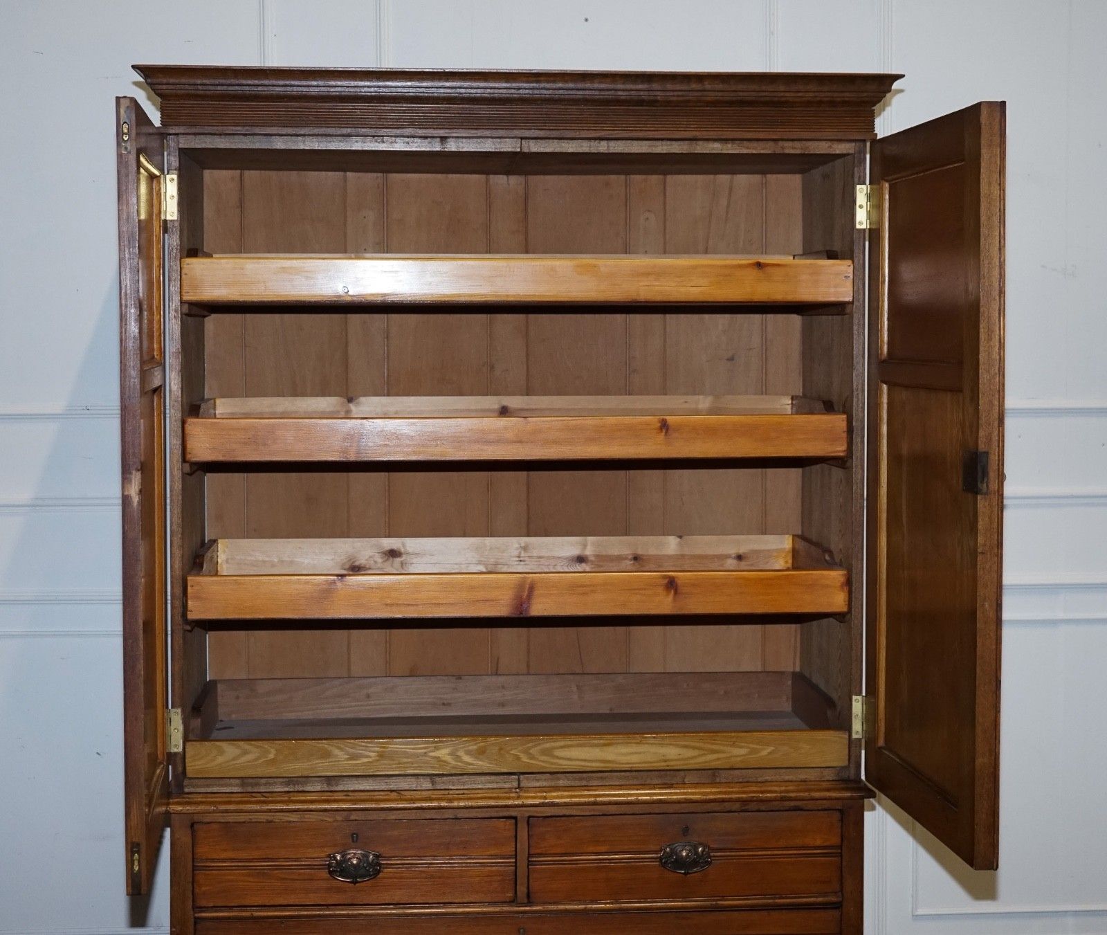 photo vinterior Antique Victorian English Oak Linen Press Wardrobe With Four Drawers