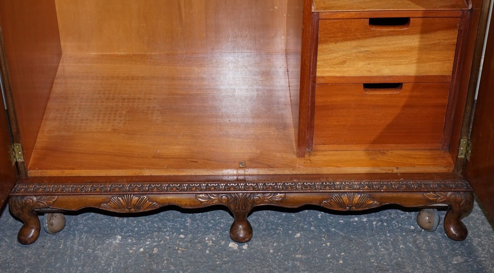 photo vinterior Victorian Queen Anne English Art Deco Burr Walnut Two Door Wardrobe