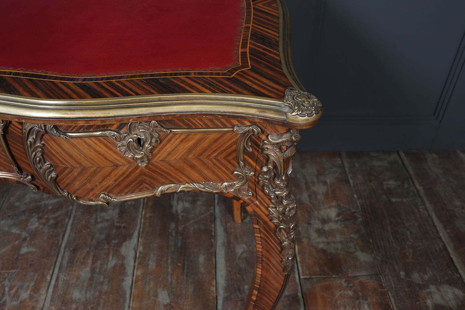 photo furniture Louis XV Style Kingwood & Ormolu Bureau Plat By Simon Loscertales