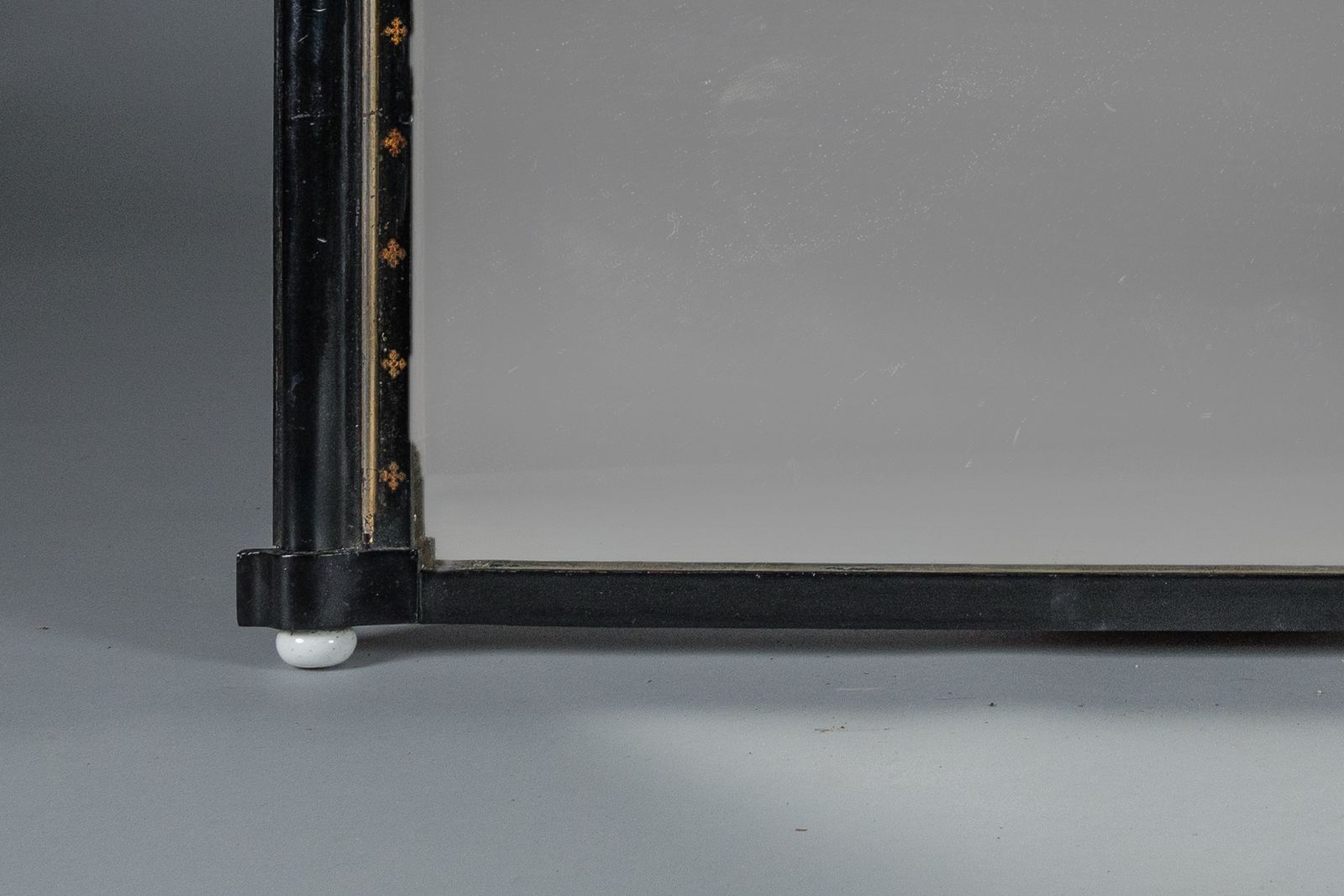 Large 19th Century Victorian English Ebonised And Parcel   Gilt Overmantle Mirror photo vinterior
