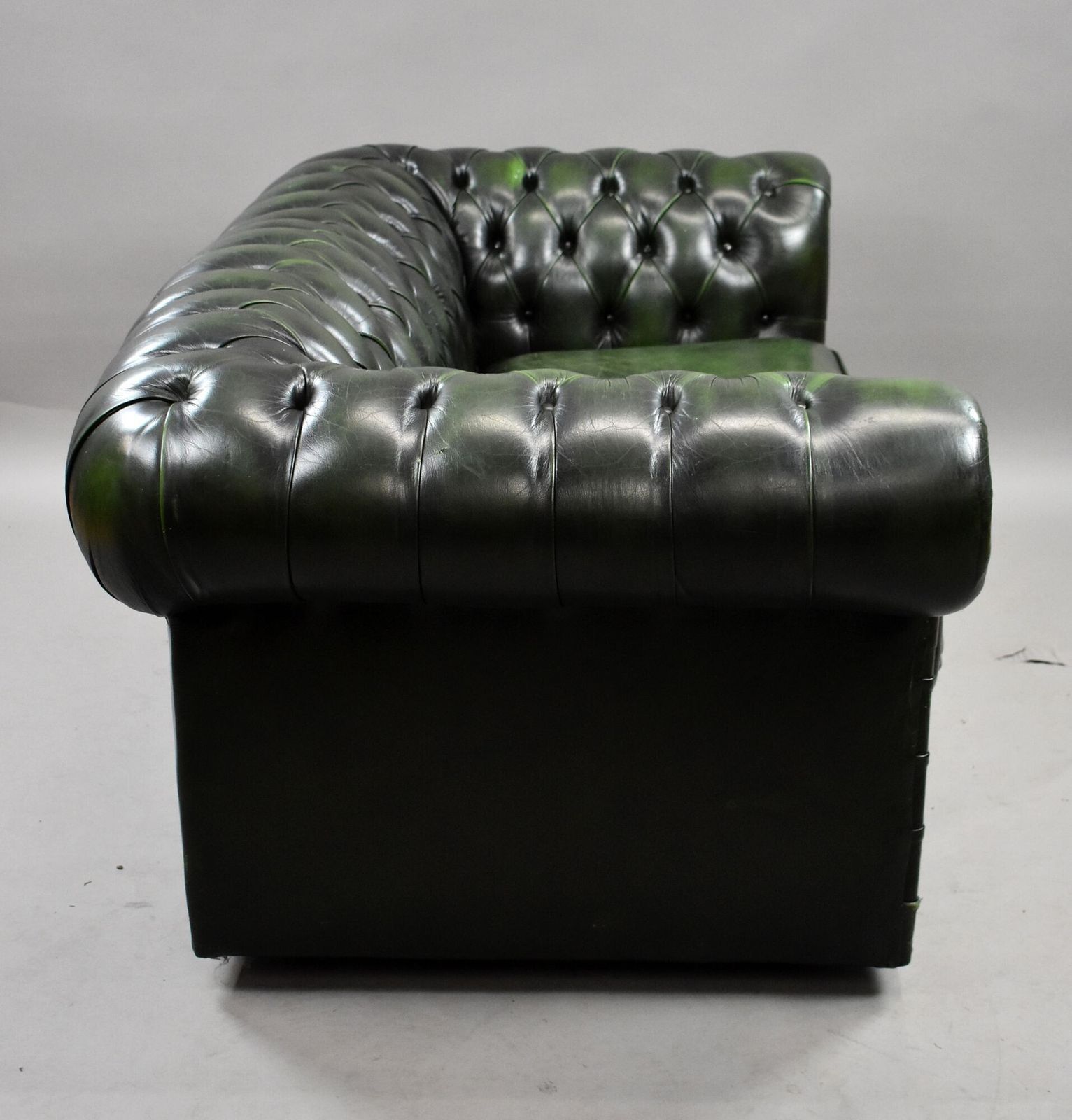 Green Leather Chesterfield photo furniture