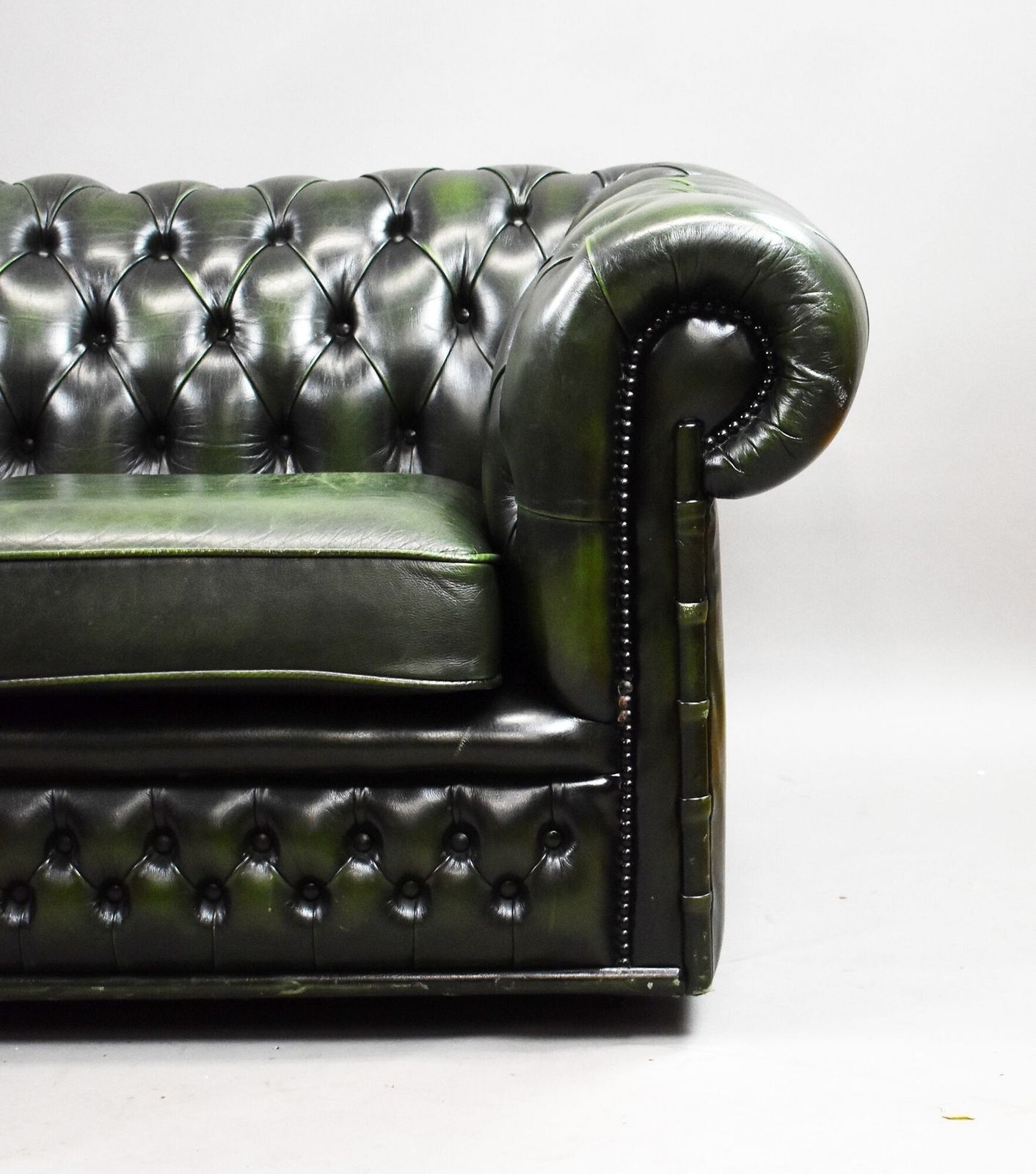 Green Leather Chesterfield photo 750.0