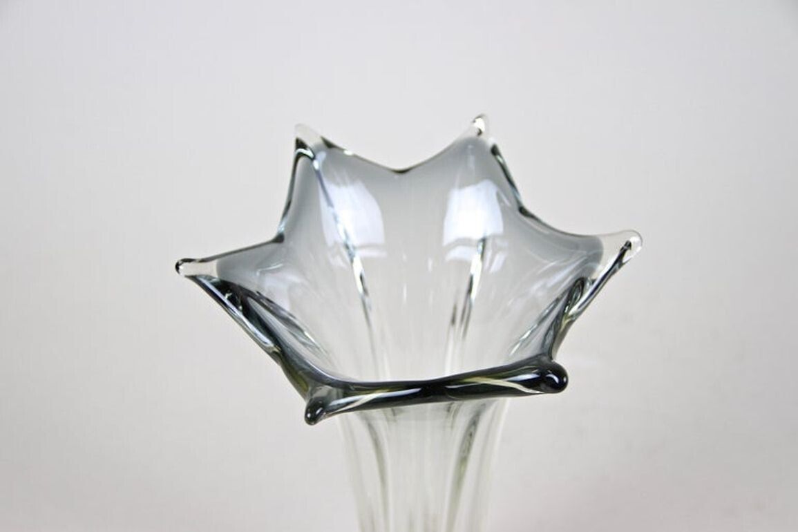photo furniture 20th Century Clear Murano Glass Vase, Vetro Artistico Veneziano, Italy Ca. 1970