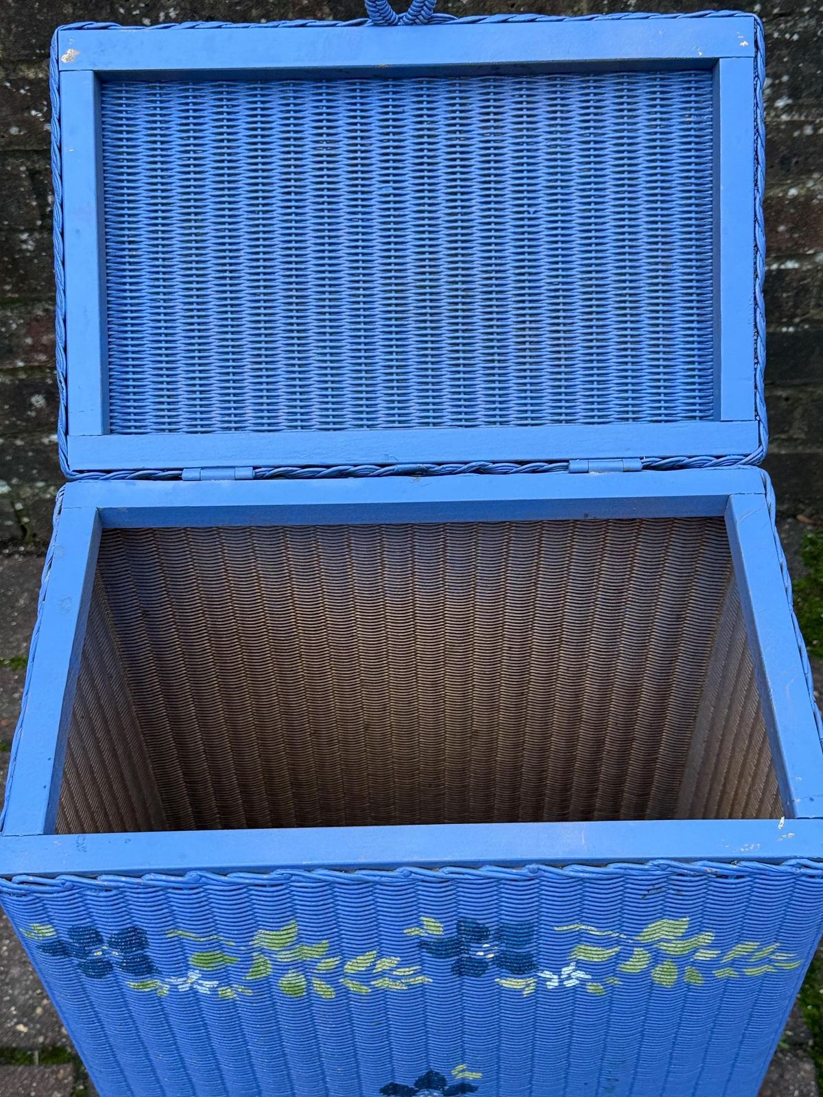Vintage Hand Painted Lloyd Loom Lusty Wicker Laundry Basket – Upcycled Storage, Retro Home Décor Charm photo vintage