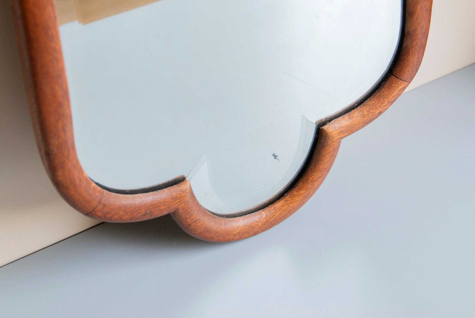 Antique Carved Oak Wall Mirror – Shell Pediment – Large Dark Brown Wooden Mirror – Beveled Glass photo vinterior