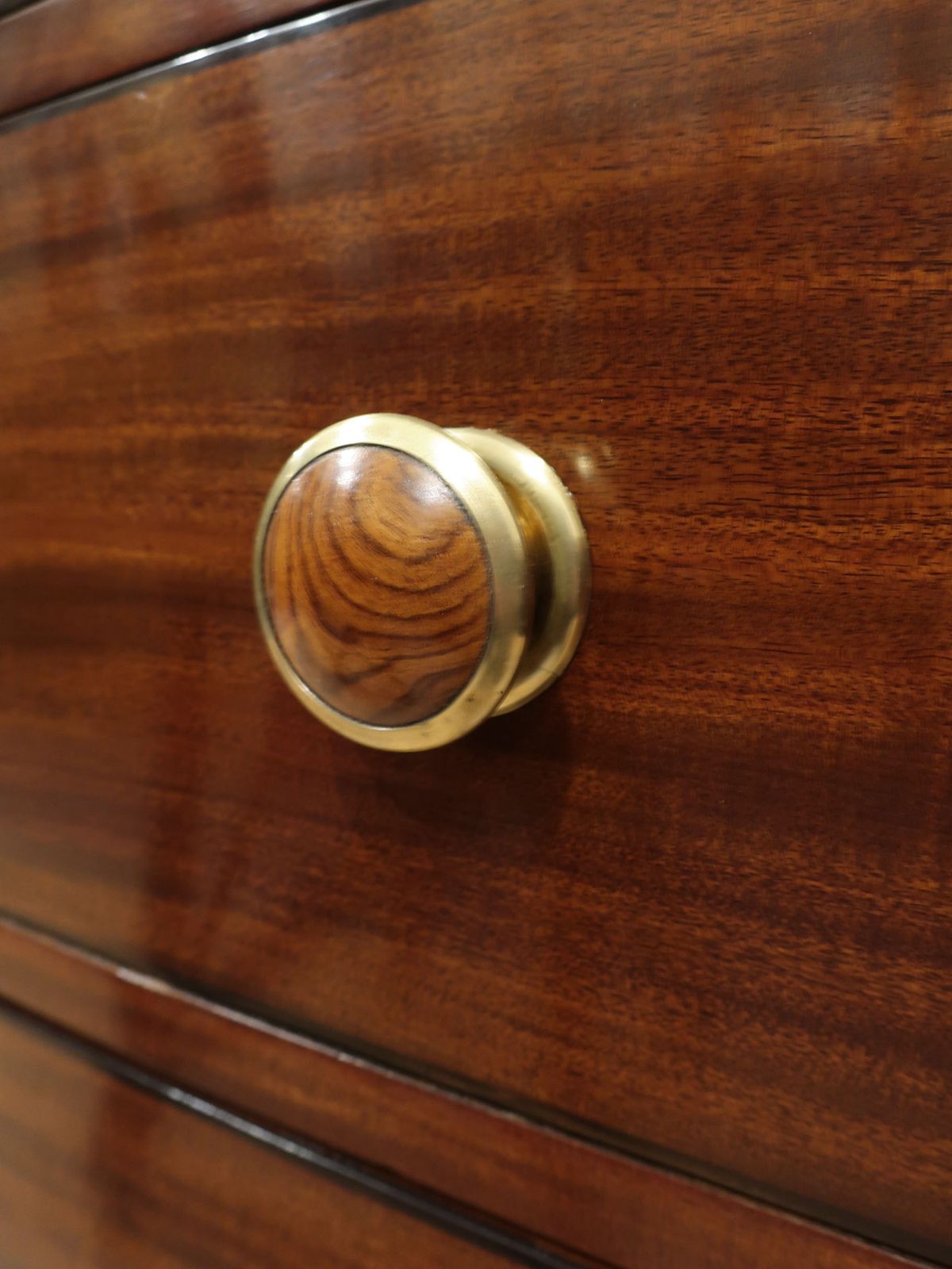 Georgian Mahogany Bow Fronted Chest Of Drawers photo 1750.0