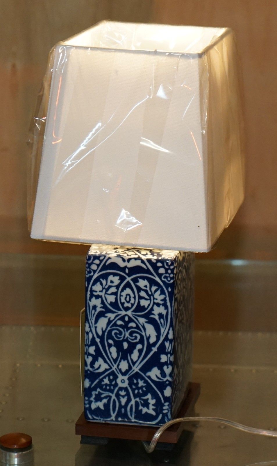 photo vintage 1 Of 8 Brand New In The Box Ralph Lauren Porcelain Cobalt Vineyard Table Lamps