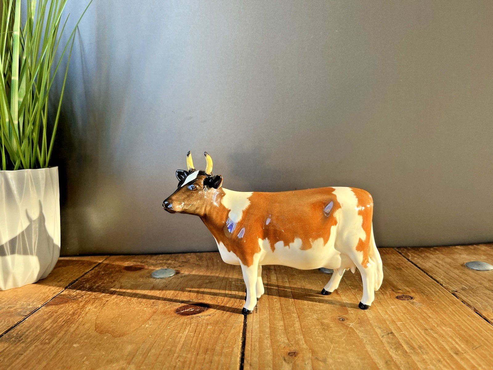 Rare Beswick Ayrshire Cow Champion Ch. Ickham Bessie Arthur Gredington 1350 A/F photo furniture