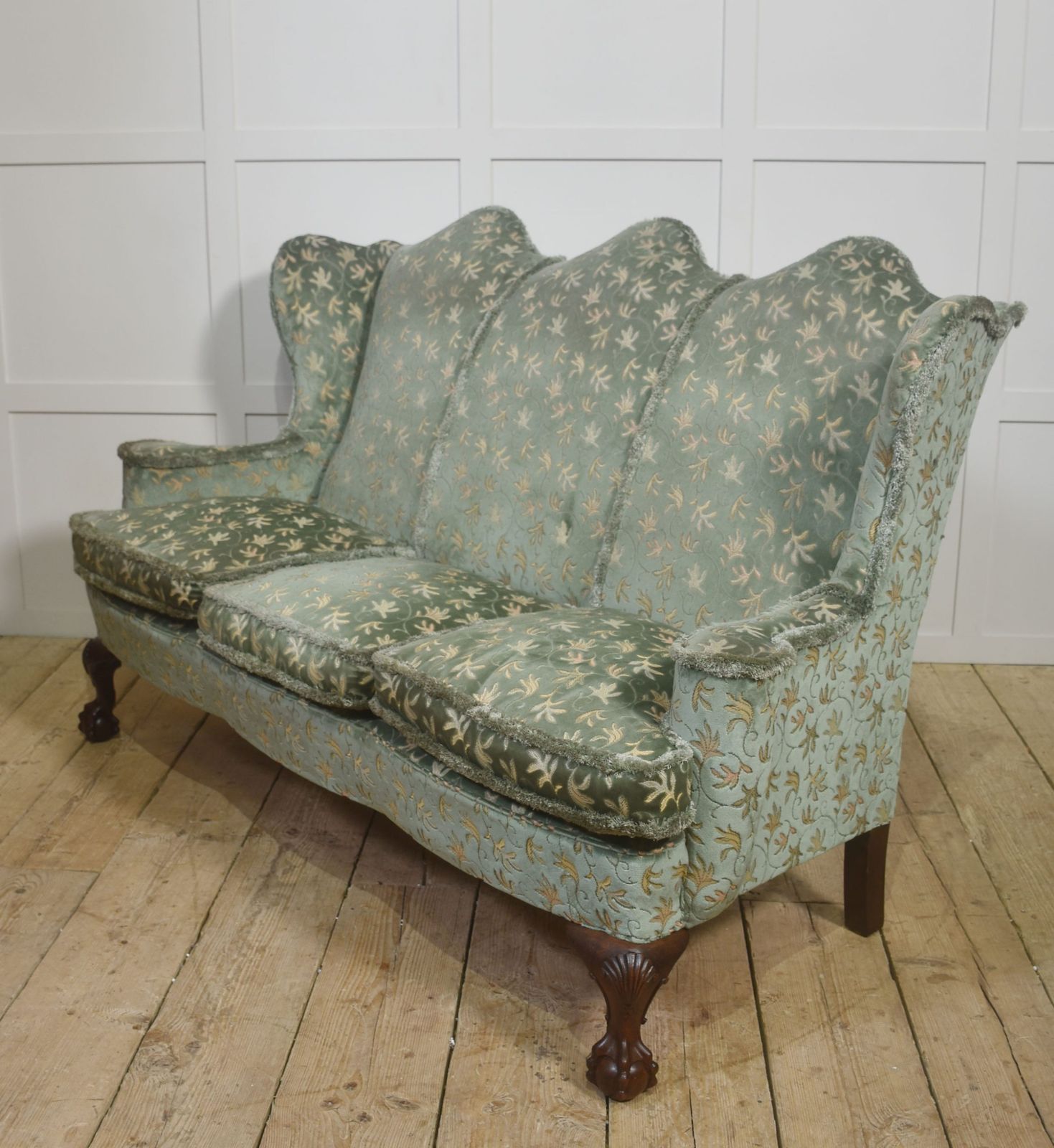 Queen Anne Style Three Seat Sofa photo Furniture