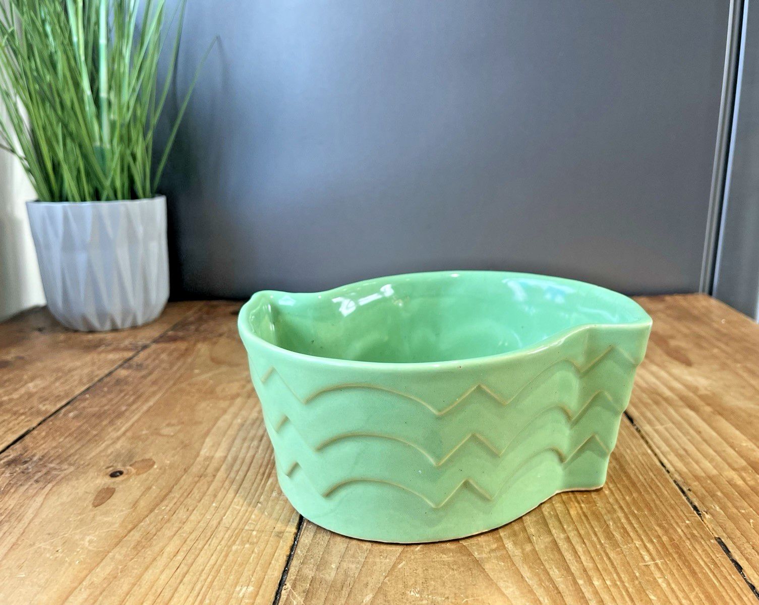 photo vinterior Art Deco Lovatts Langley Ware Mint Green Geometric Planter Plant Pot Vintage