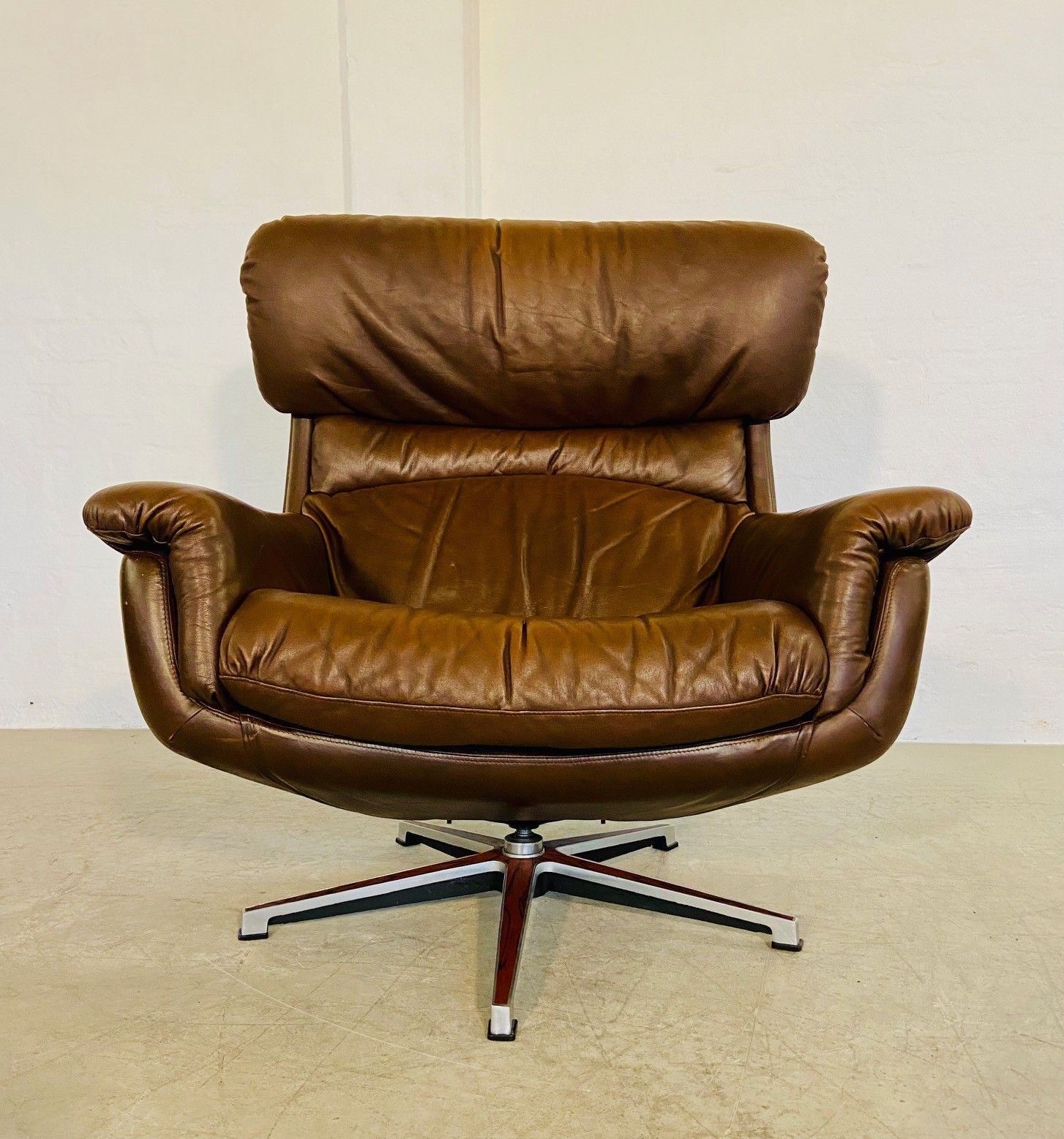 Vintage Danish Mid Century Leather Swivel Egg Chair  By Bramin 1970,S