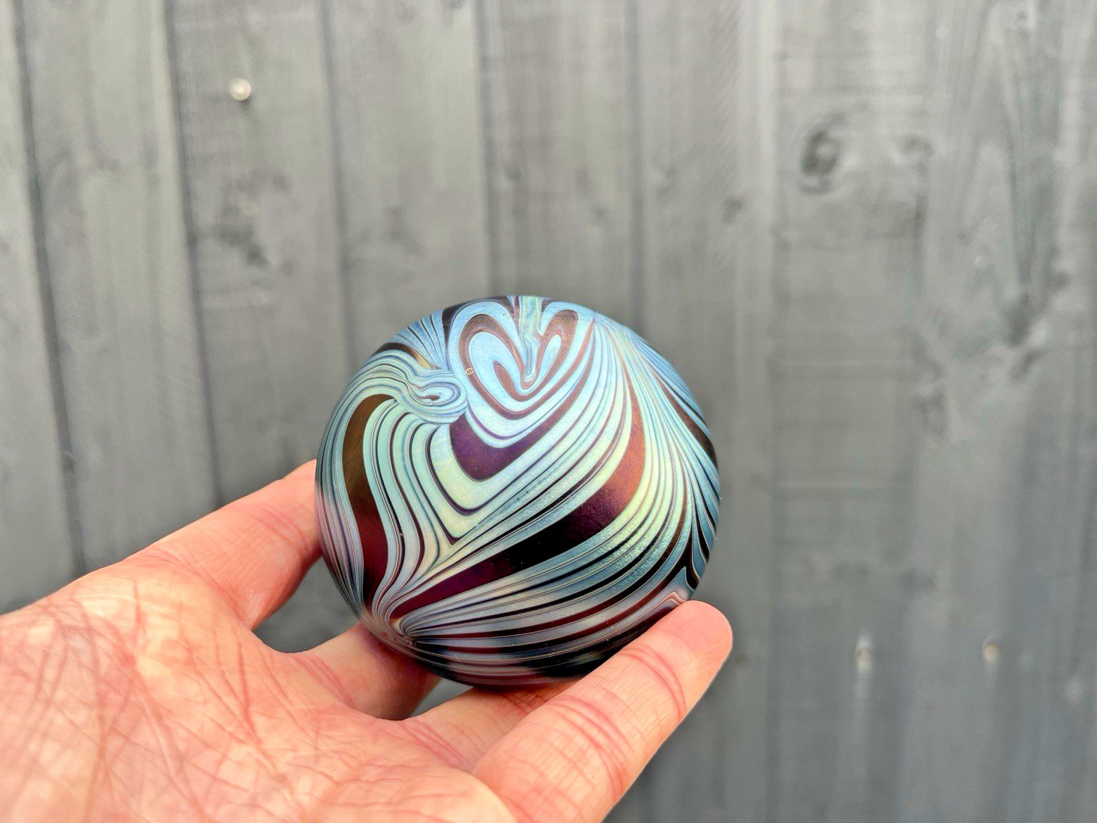 photo furniture C1988 Iridescent Okra Heart Swirl Studio Glass Feathered Paperweight R Golding