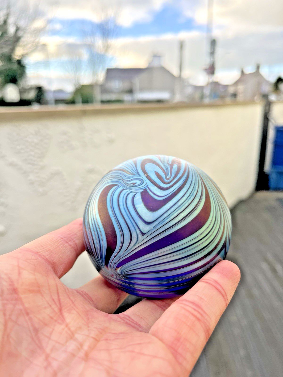 photo vinterior C1988 Iridescent Okra Heart Swirl Studio Glass Feathered Paperweight R Golding
