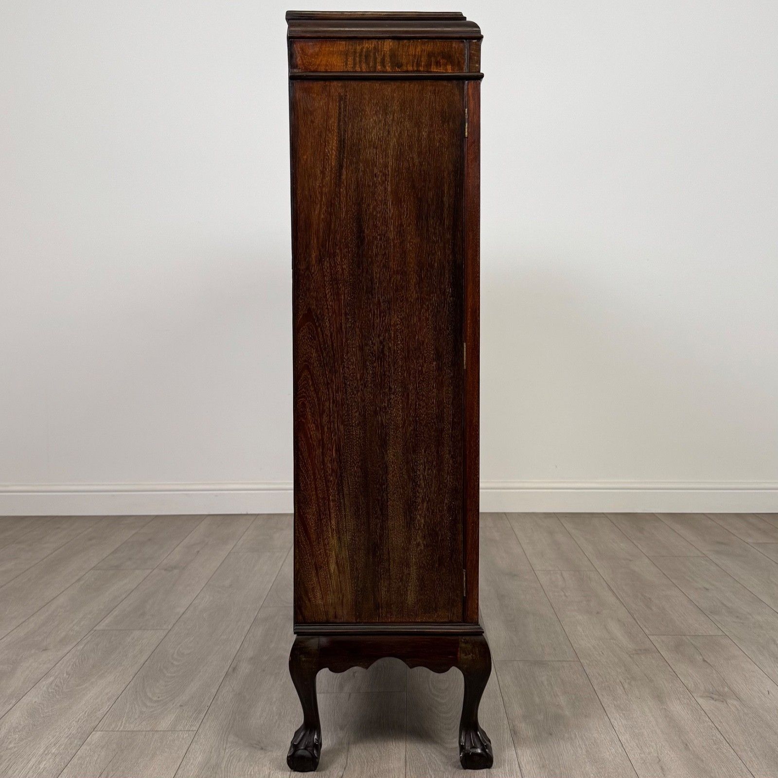 photo furniture Antique 20th Century Good Quality Display Cabinet In Mahogany
