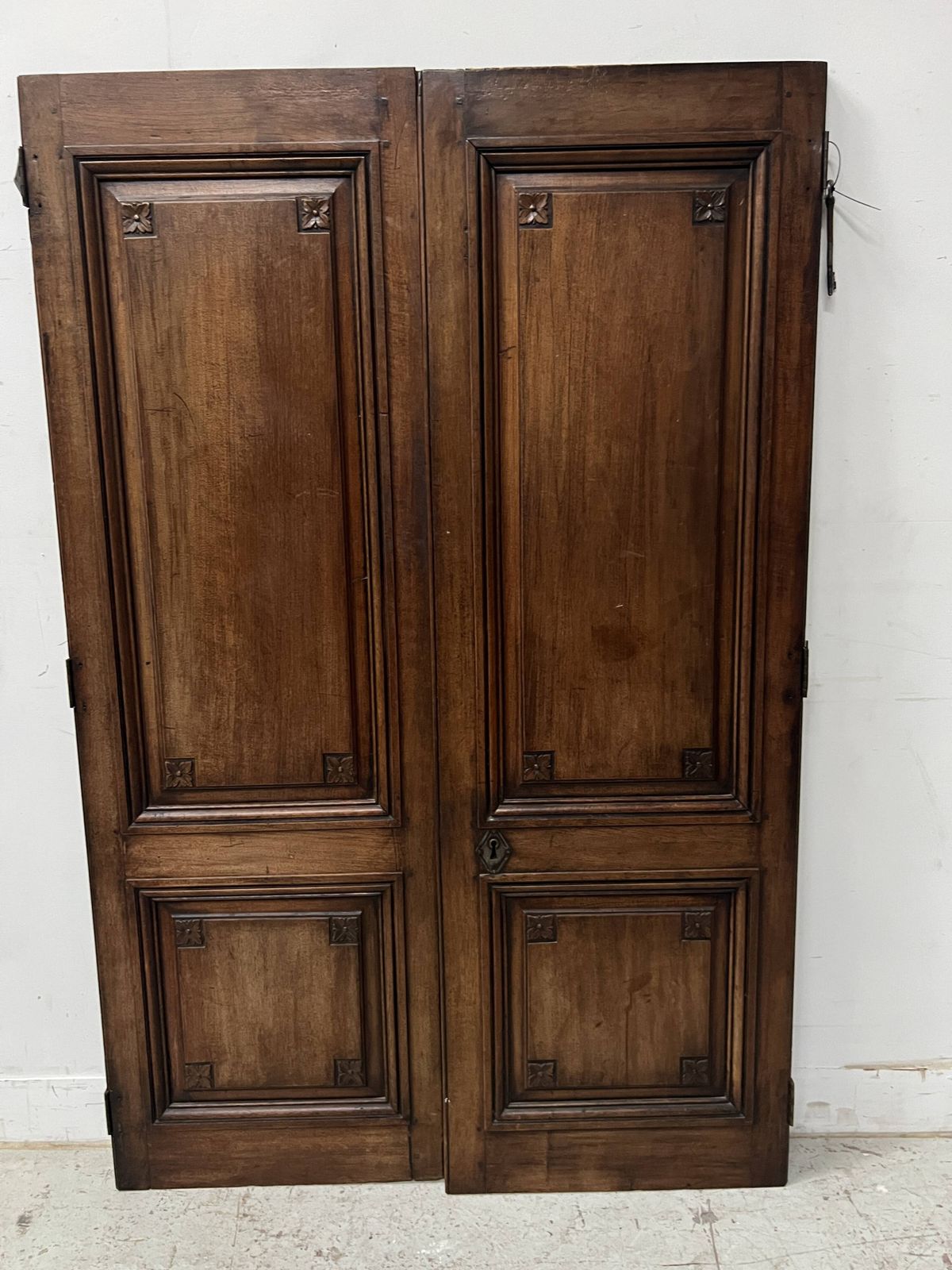 photo vintage Page 1 Of 16 Pair Of 18th Century Solid Walnut Double Panel Doors