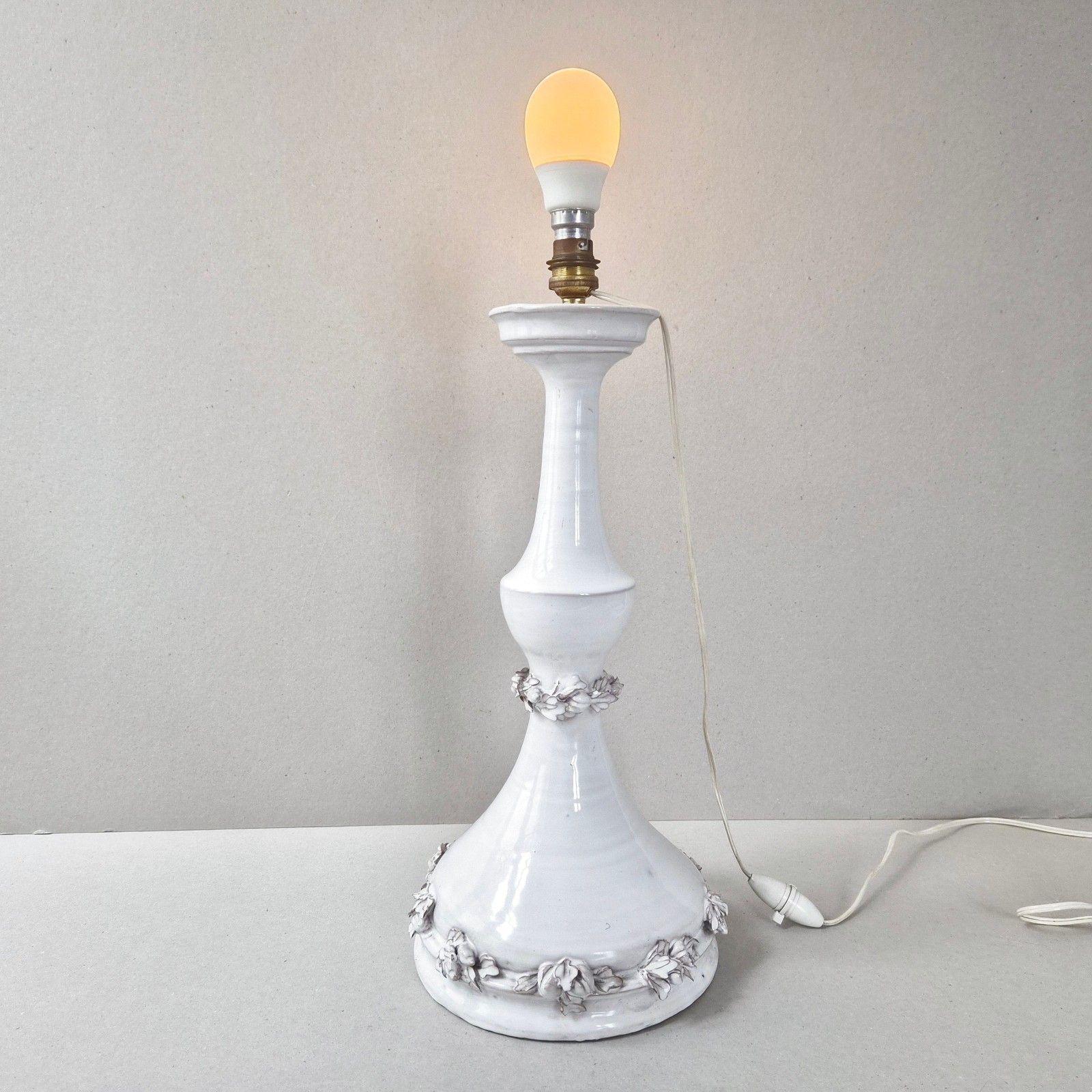 Lampe vintage italienne en céramique décorée de fleurs, années 1950 photo furniture