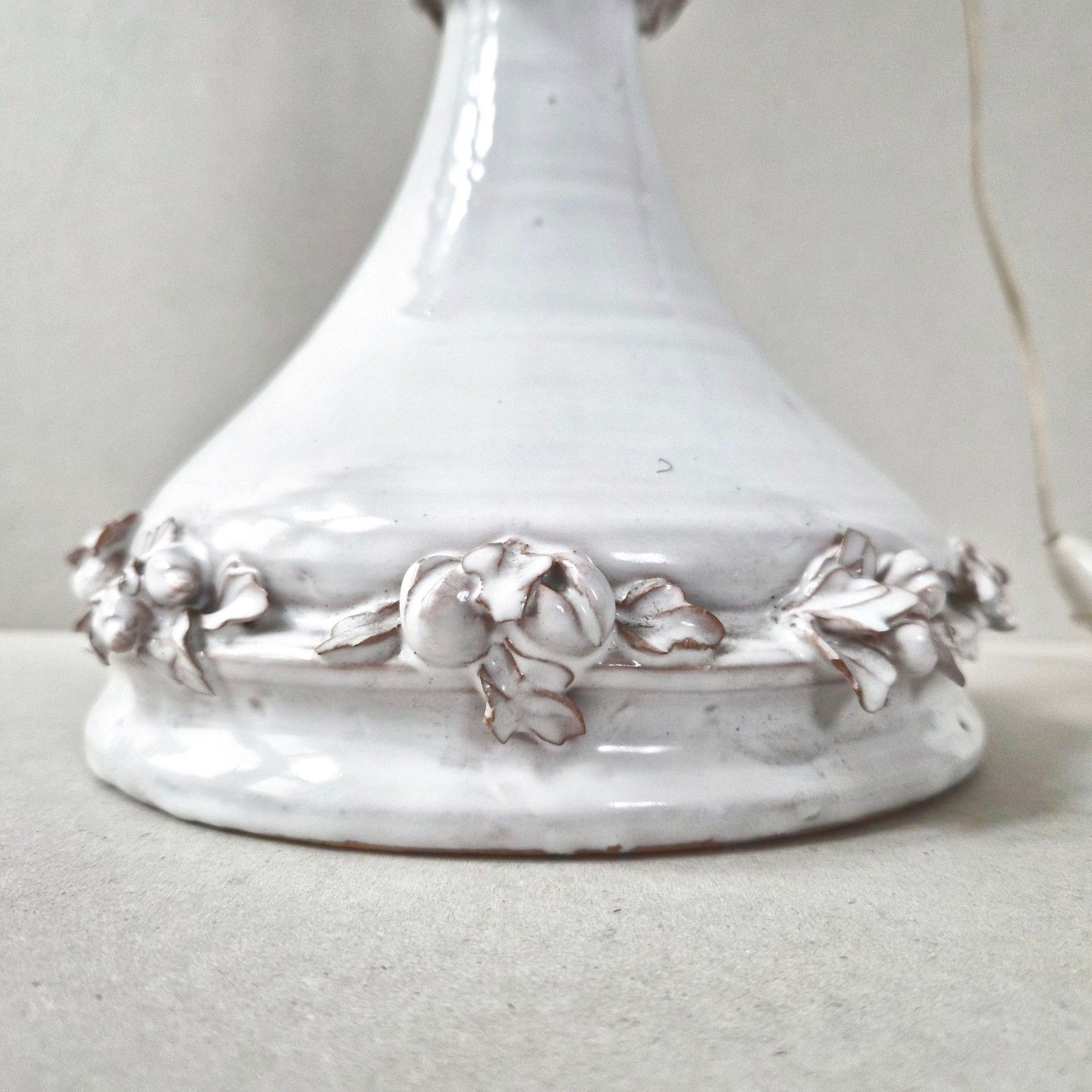 Lampe vintage italienne en céramique décorée de fleurs, années 1950 photo for sale