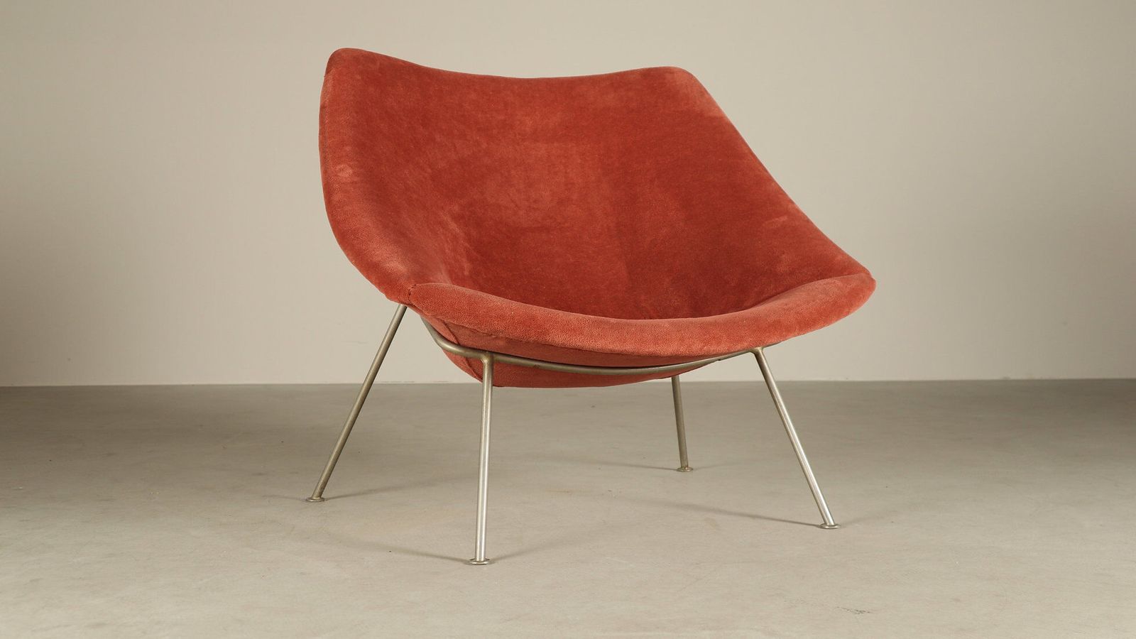 3852.0 Pierre Paulin For Artifort — F156 “Little Oyster” Lounge Chair, 1959–1960s photo
