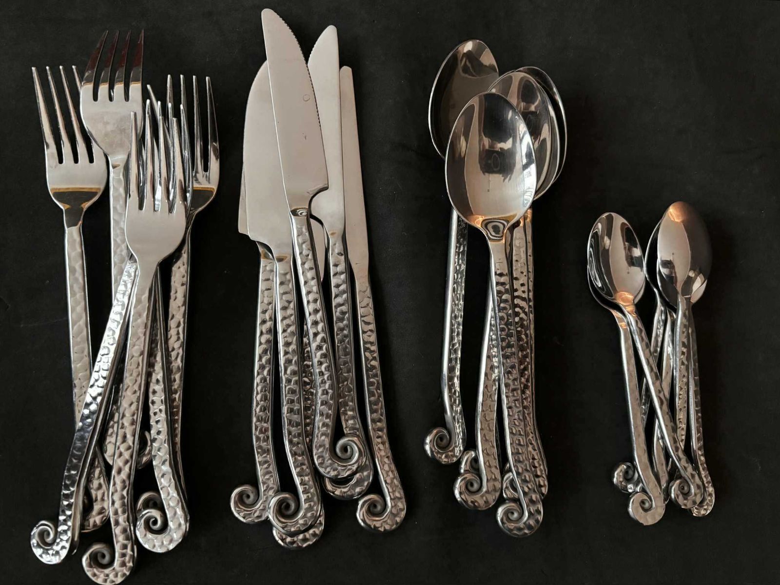 Vintage French Swirl Twist Flatware Set   24 Piece Hammered Medieval Style Stainless Steel