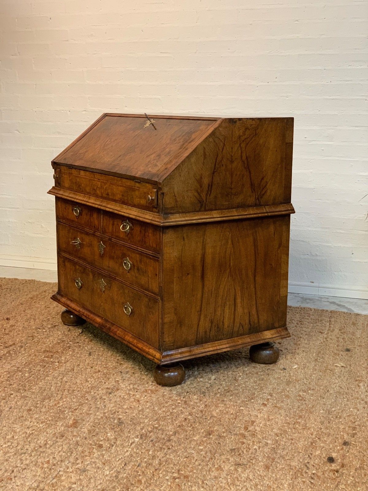 photo furniture Victorian Burr Walnut Bureau – Beautiful Condition | 19th Century