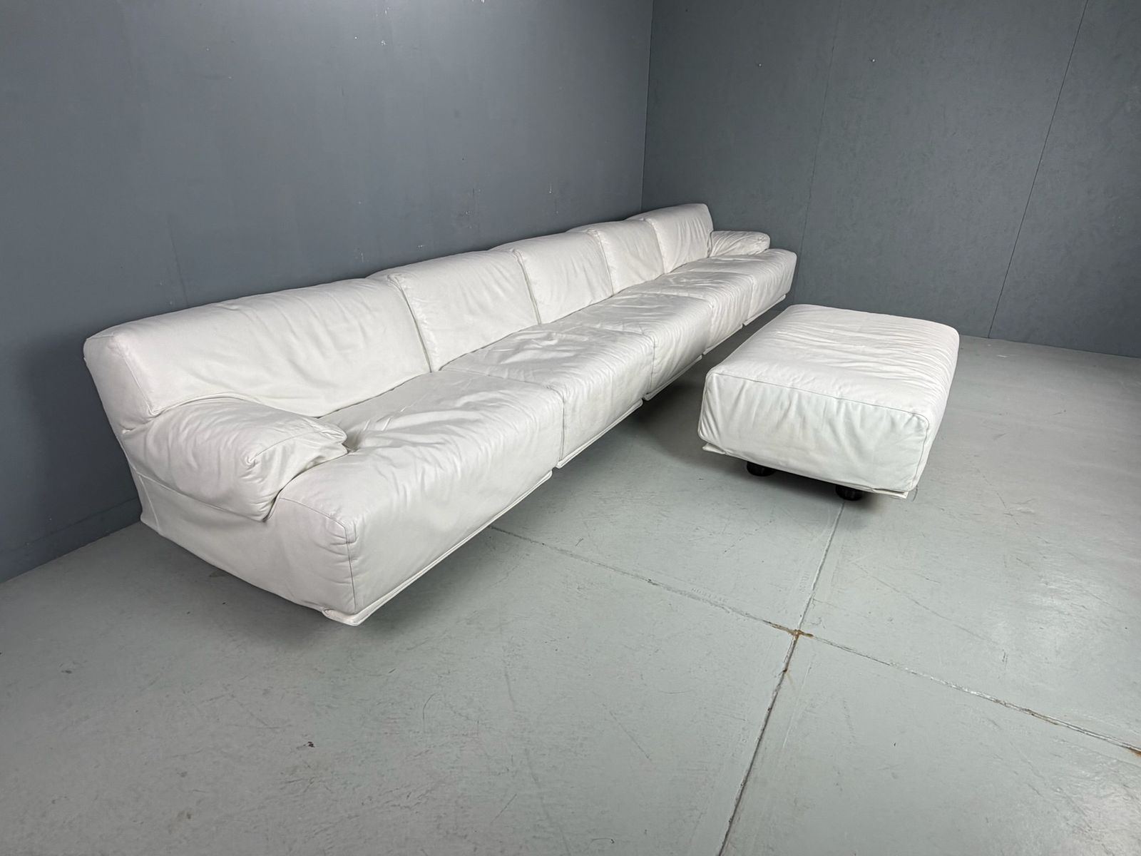 Leather 5 Seater Sofa "Fiandra" By Vico Magistretti For Cassina, 1970, Italy photo vinterior