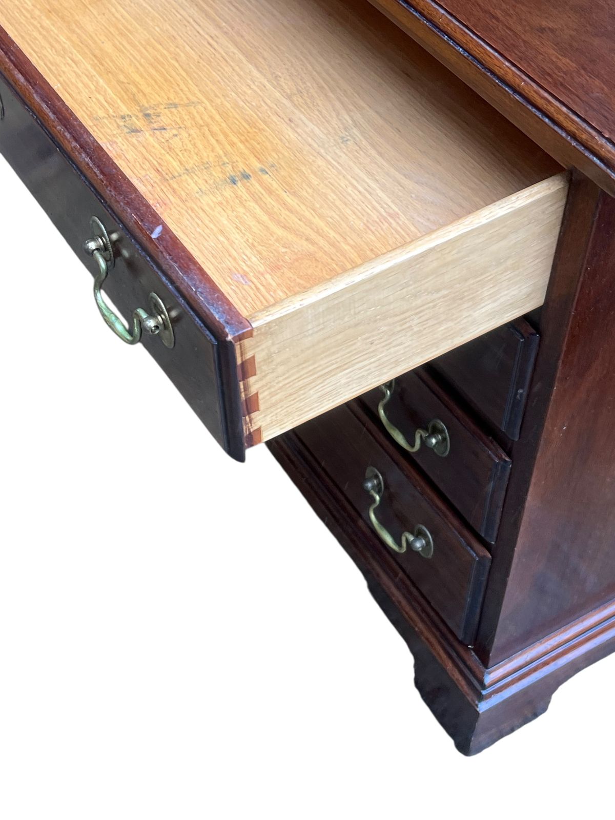 Henkel Harris Solid Mahogany Chest Of Drawers photo 655.0