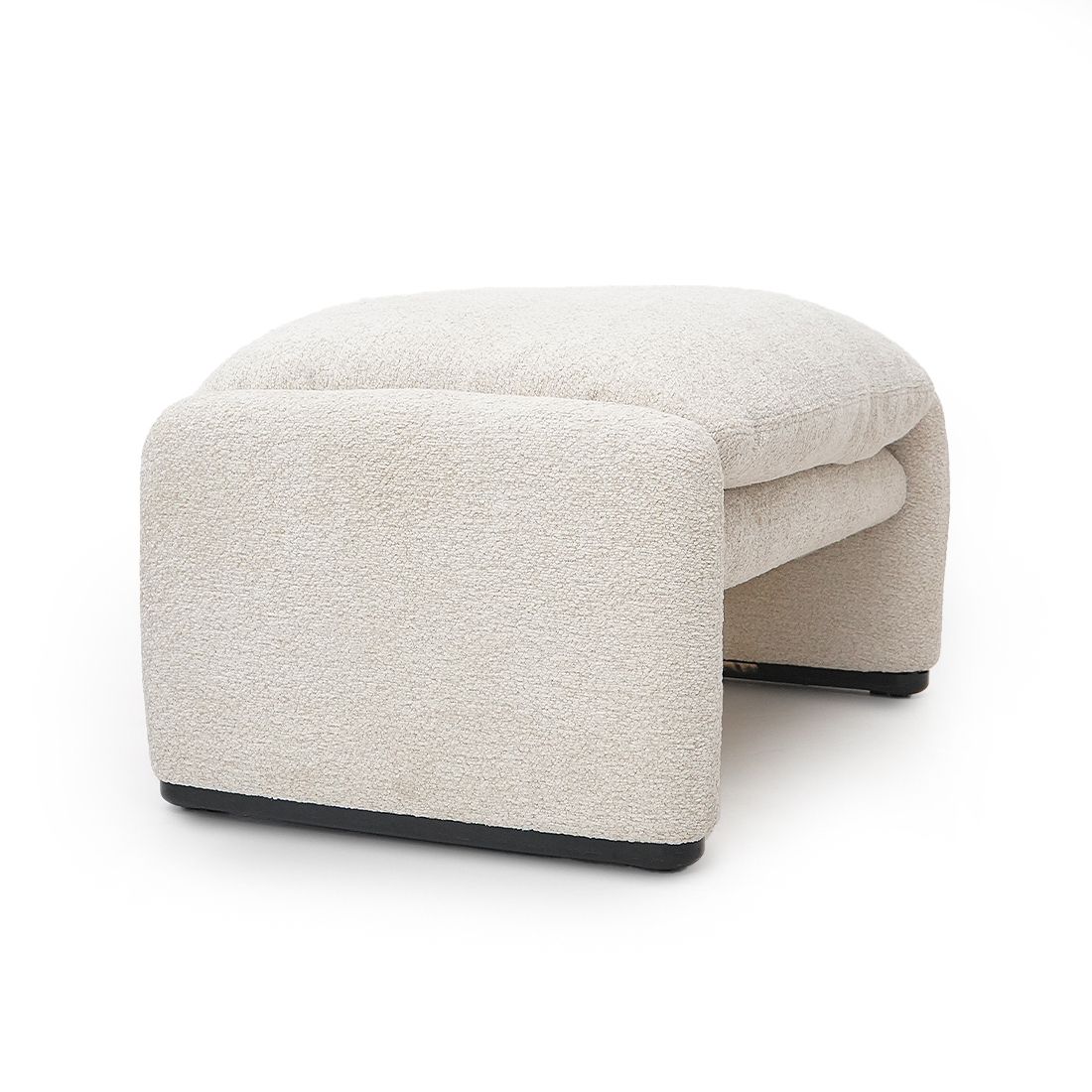 photo furniture “Maralunga” Armchair With Pouf By Vico Magistretti For Cassina, 1970s