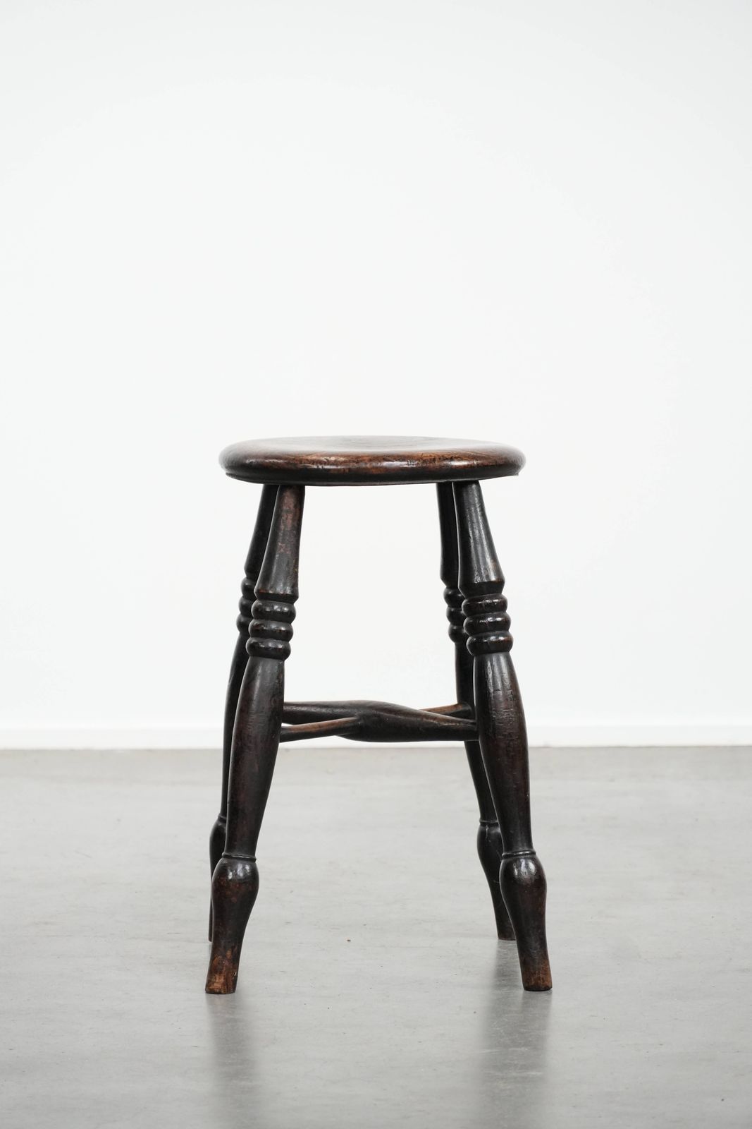 English Antique Classic And Timeless Windsor Stool From The 18th Century With Character And A Beautiful Color Scheme photo for sale