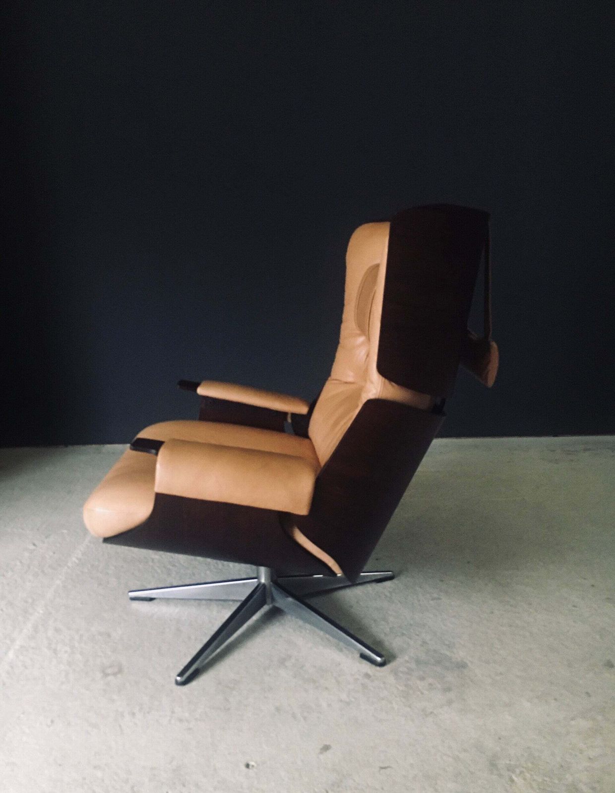photo vintage Midcentury Modern Design Leather Lounge Chair & Ottoman, Germany 1960's