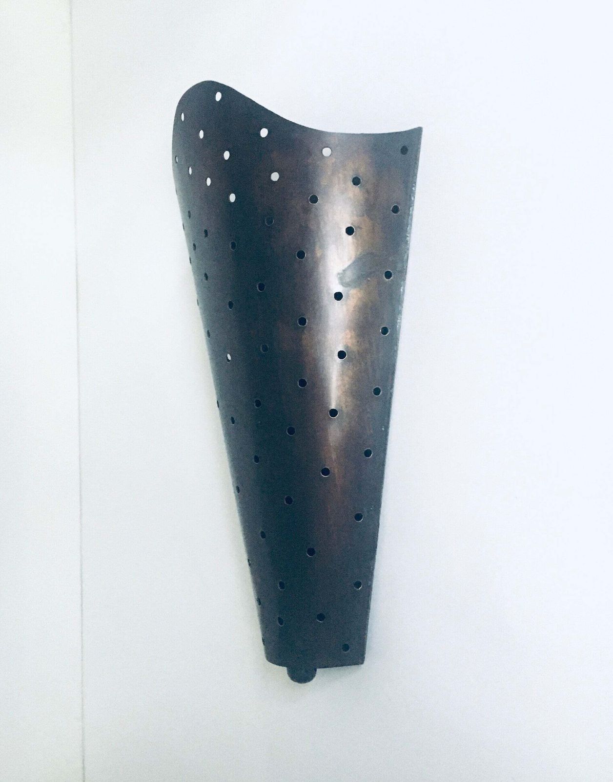 Postmodern Design Messing Geperforeerde Wandlamp, Italië Jaren 1980 photo buy