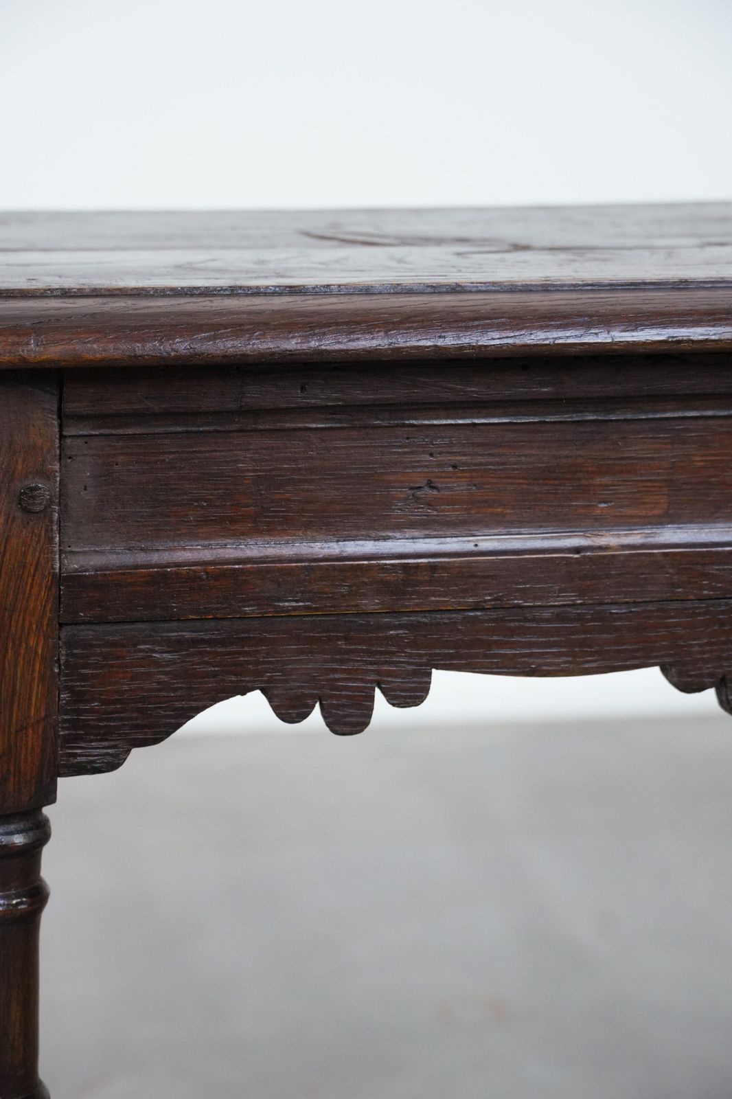 1186.0 Functional Charming Antique English Oak Joint Stool/Side Table/Stool From The 18th Century With A Luxurious Appearance photo