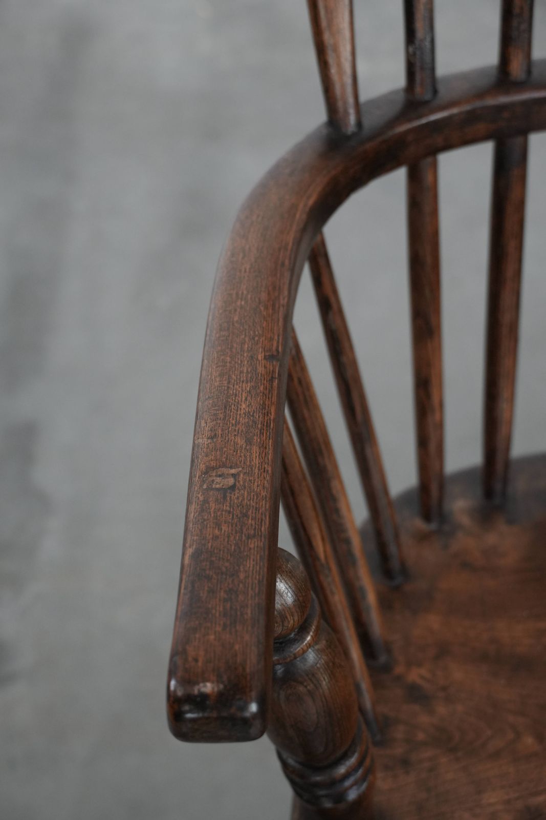 Antique Set Of 4 English Windsor Lowback Chairs With Character, Beautiful Color Scheme And A Lovely Patina photo vintage