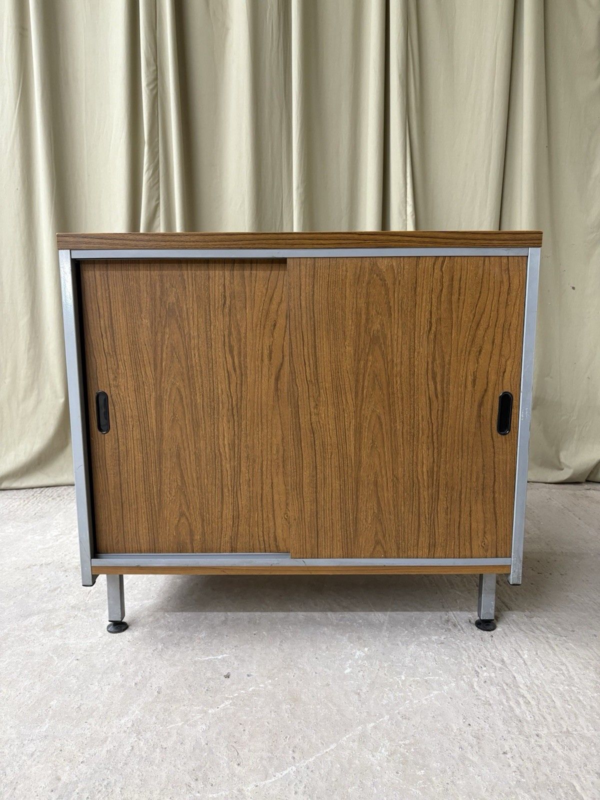 Vtg Late Mid Century Modernist Media Cabinet Compact Sideboard Lp Storage R955 photo Furniture