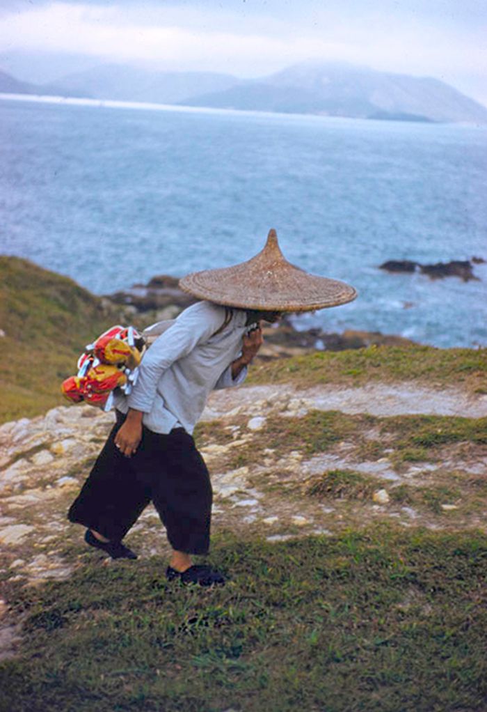 Toni Frissell 'A Caddy In Hong Kong' Unframed Archival Pigment Print