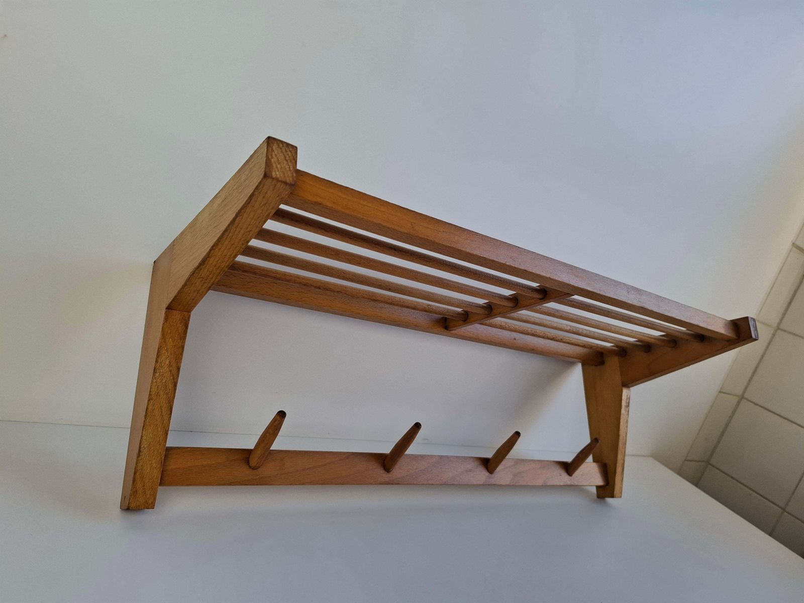 photo vinterior Midcentury Czechoslovak Wooden Wall Coat Rack With Shelf, Uluv Krasna Jizba, 70s